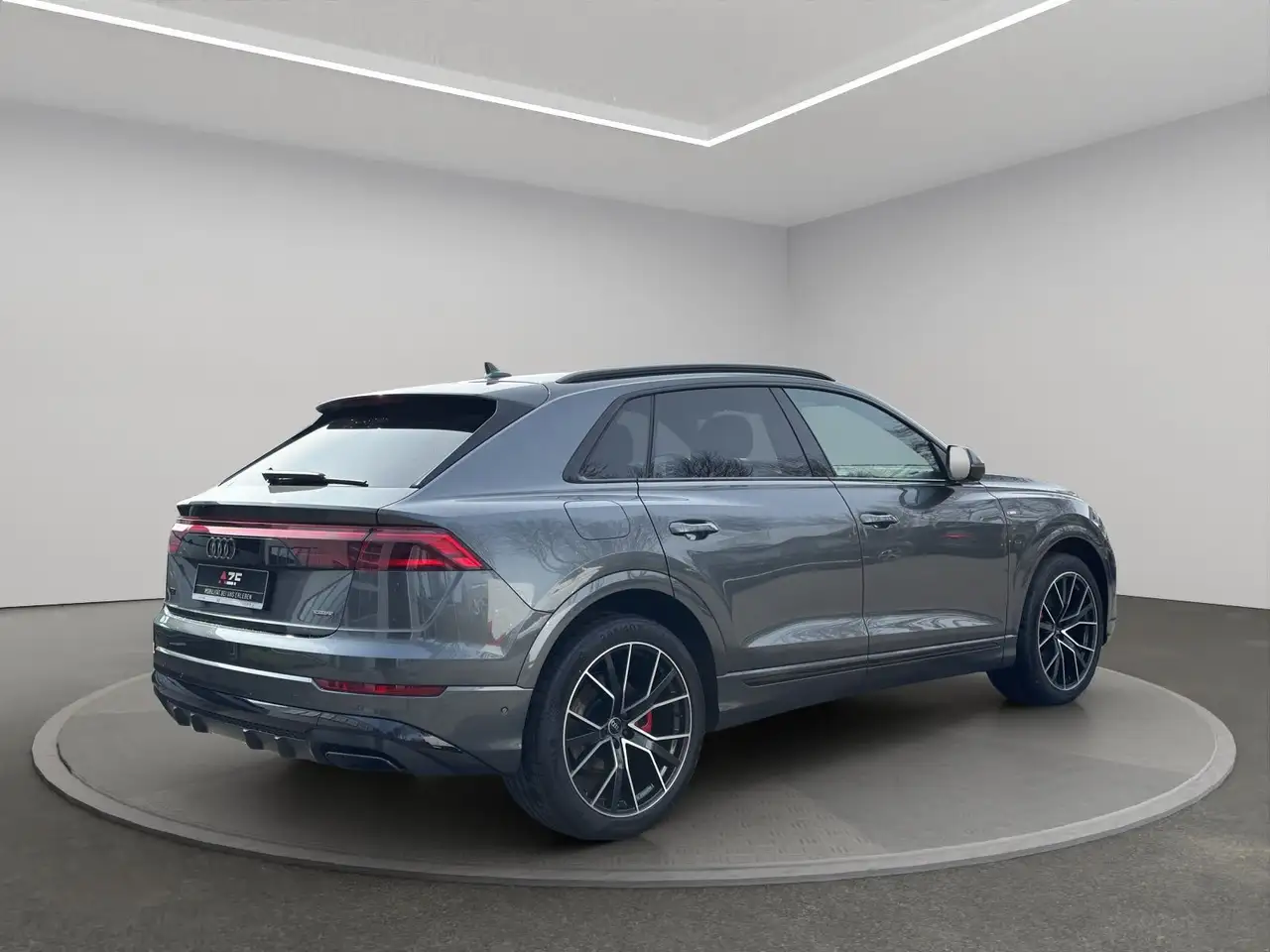 Audi Q8 4