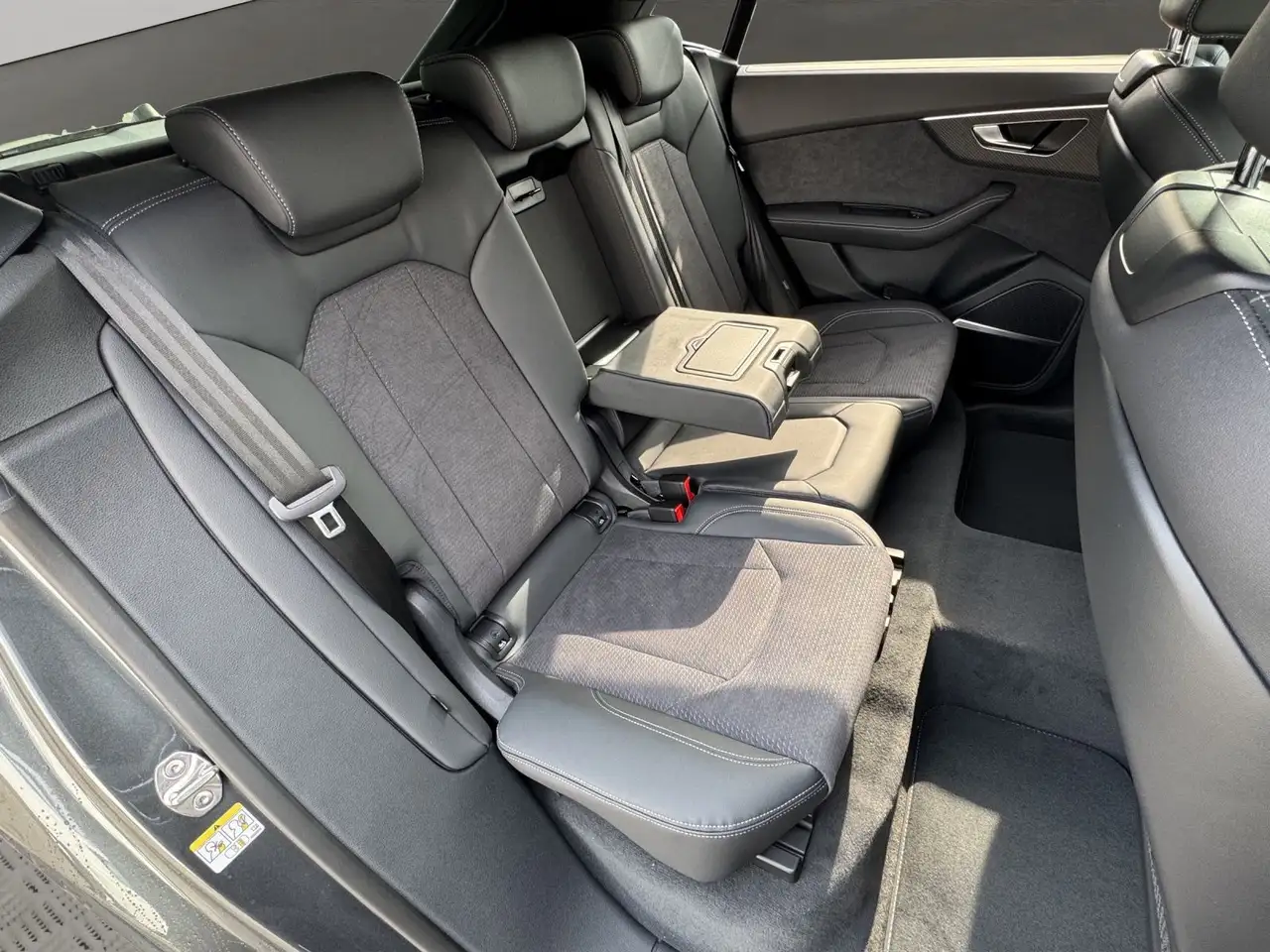 Audi Q8 16