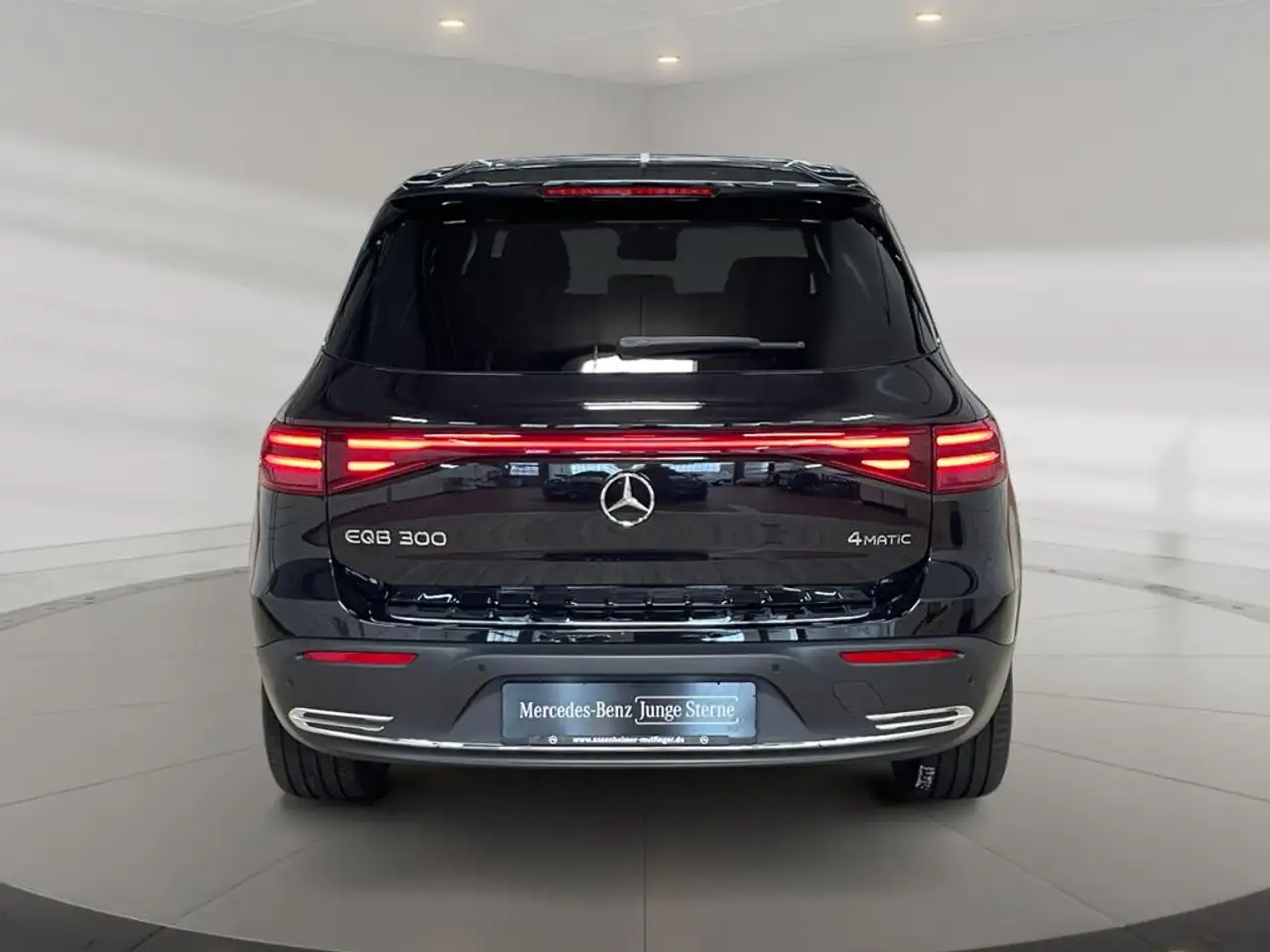 Mercedes-Benz EQB 300 5