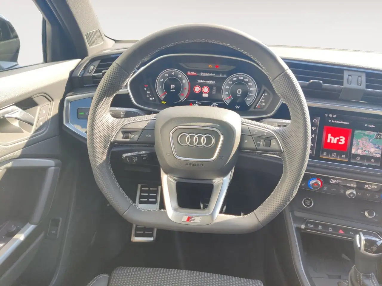 Audi Q3 11