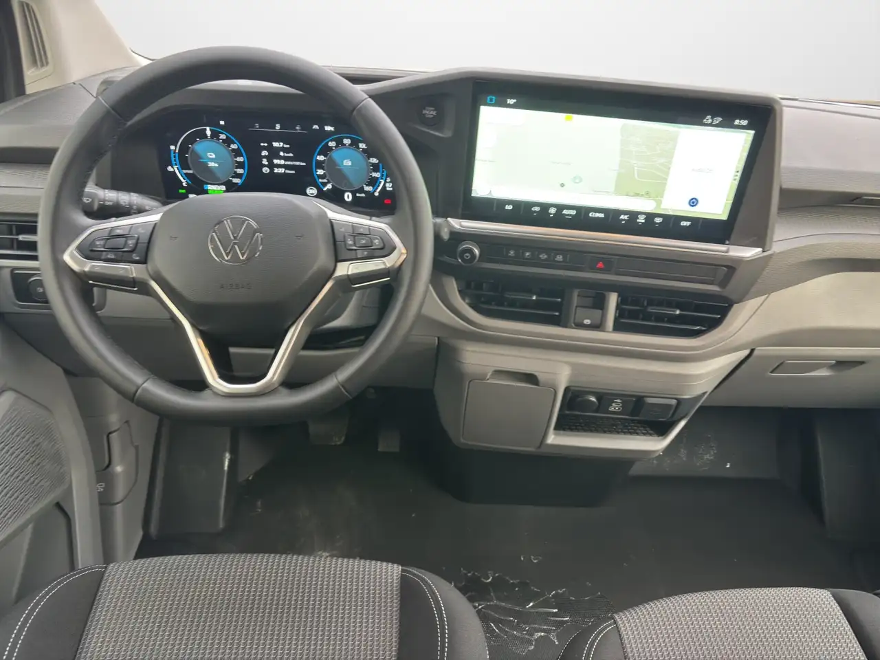 Volkswagen T7 Transporter 8