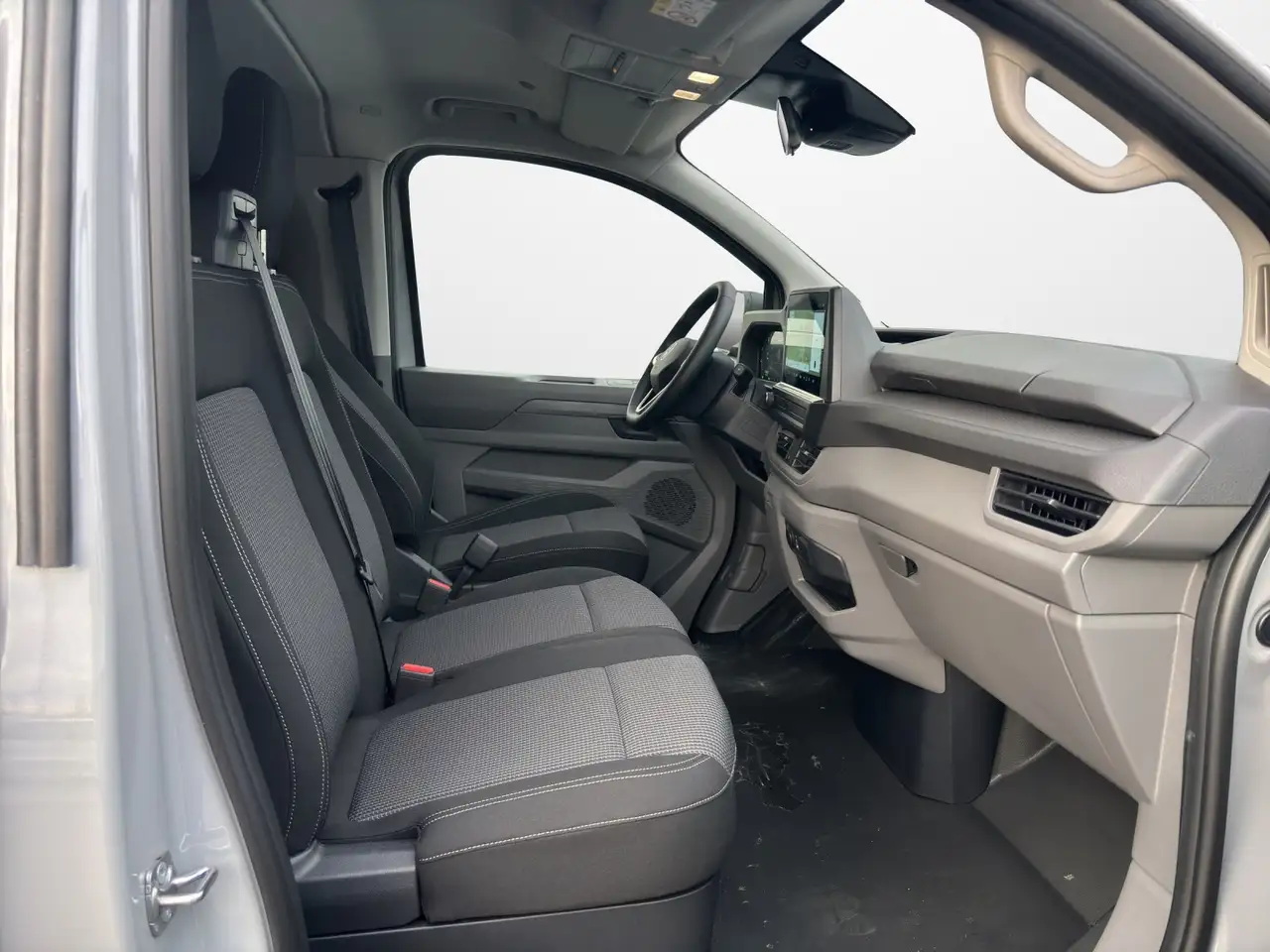 Volkswagen T7 Transporter 13
