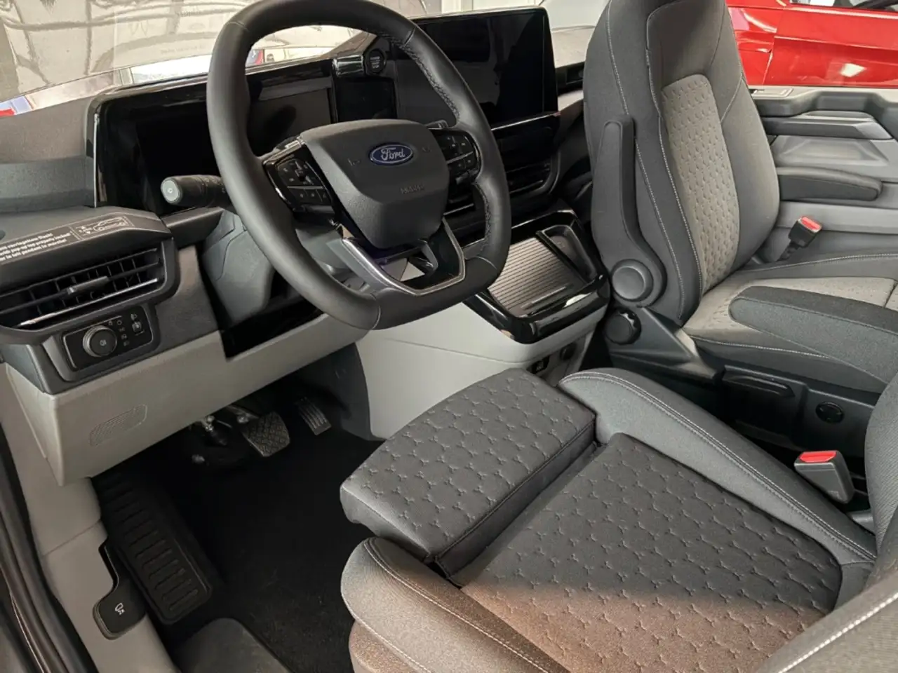 Ford Tourneo 7