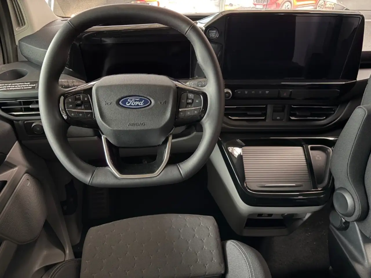 Ford Tourneo 8
