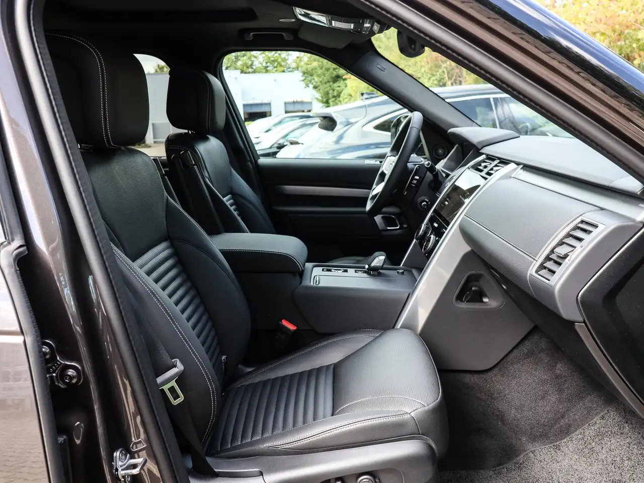 Land Rover Discovery 5 3