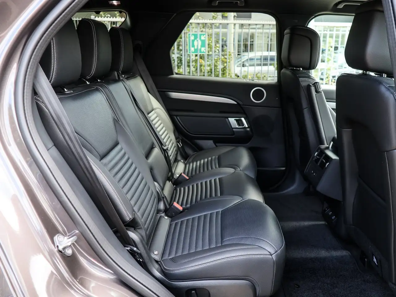 Land Rover Discovery 5 5