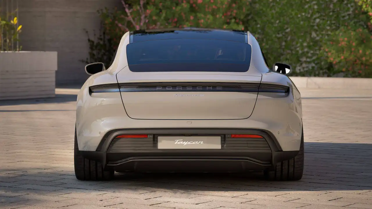 Porsche Taycan 7