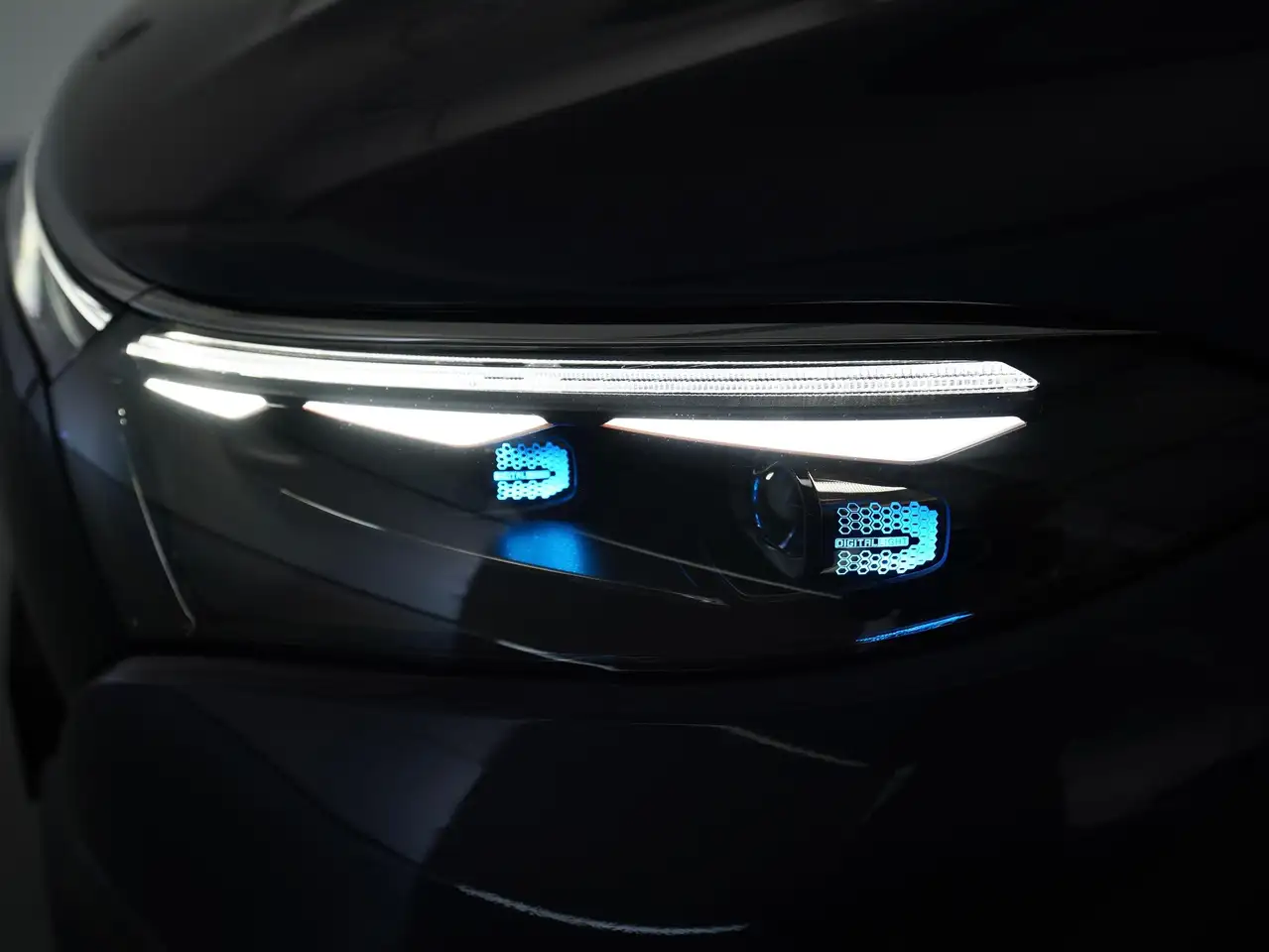 Mercedes-Benz EQS 8