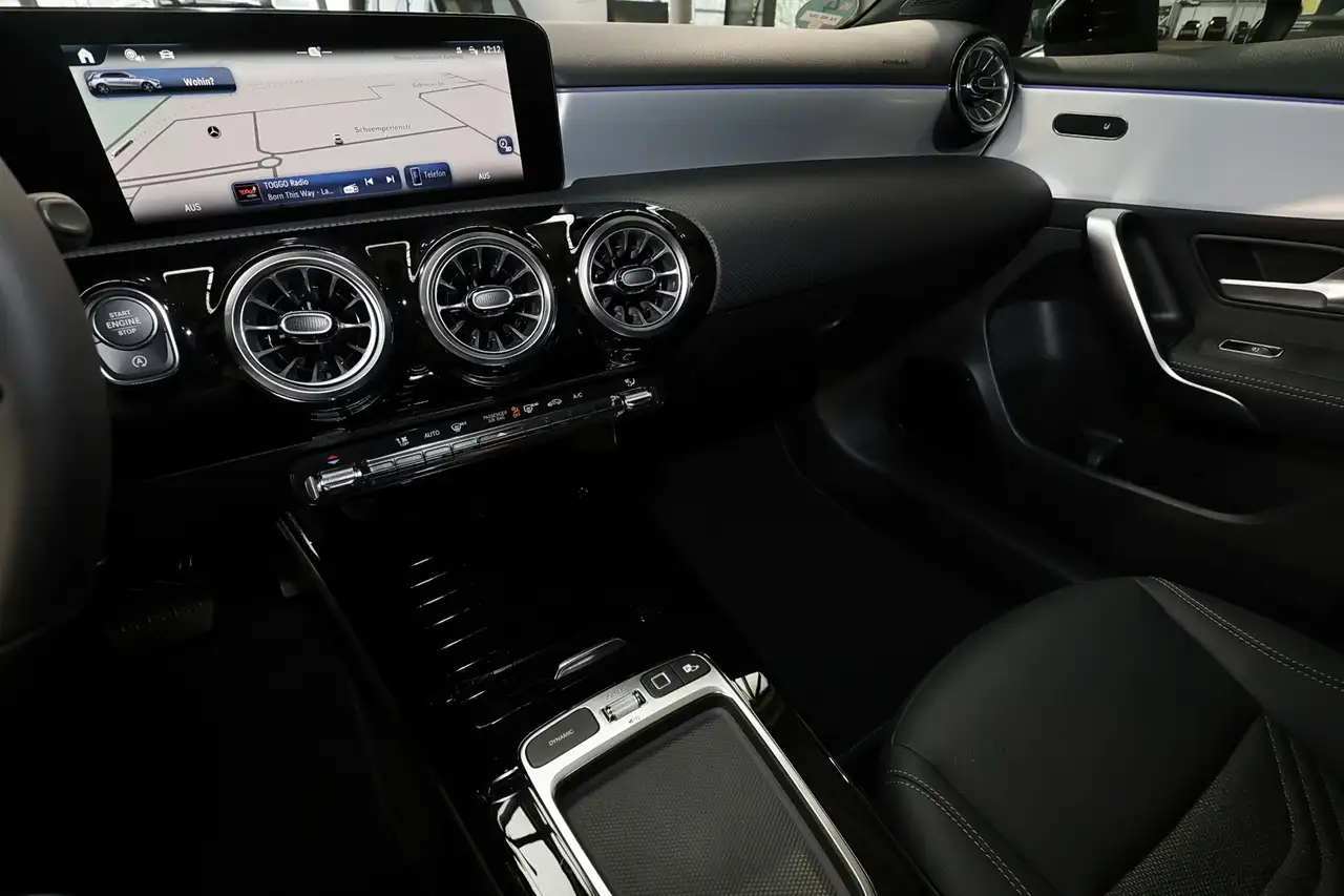 Mercedes-Benz A 200 10