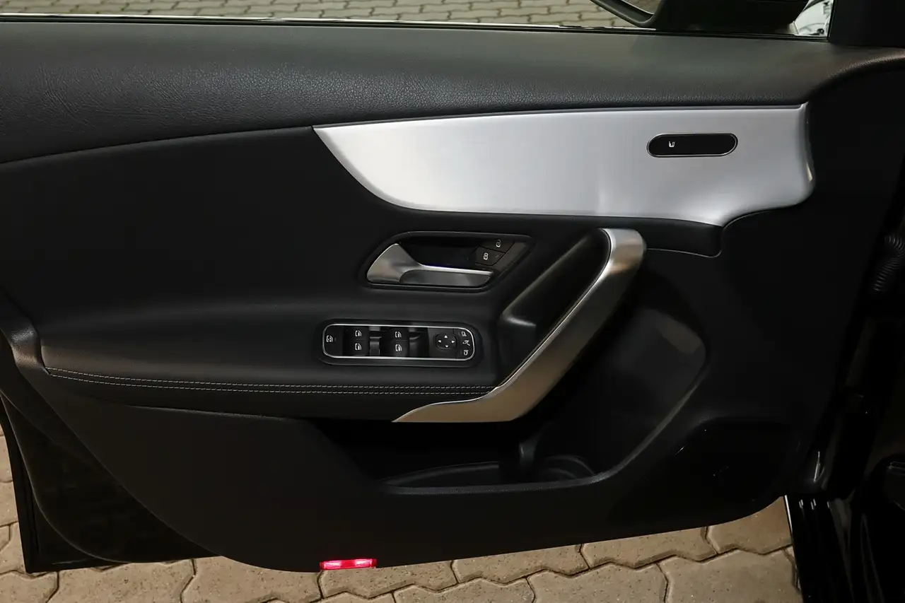 Mercedes-Benz A 200 12