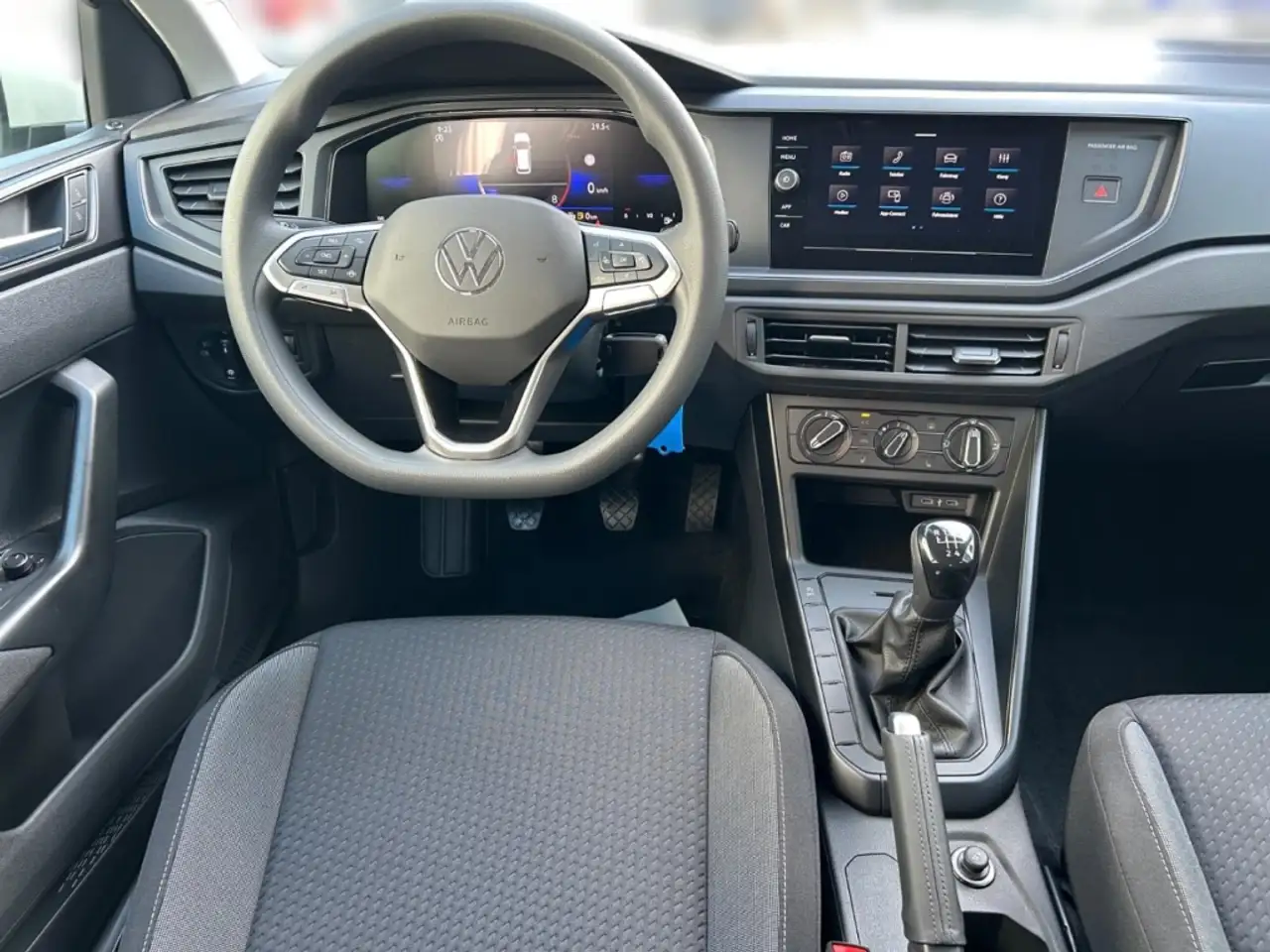 Volkswagen Polo VI 10