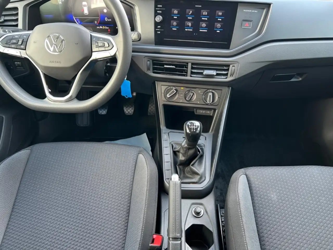 Volkswagen Polo VI 11