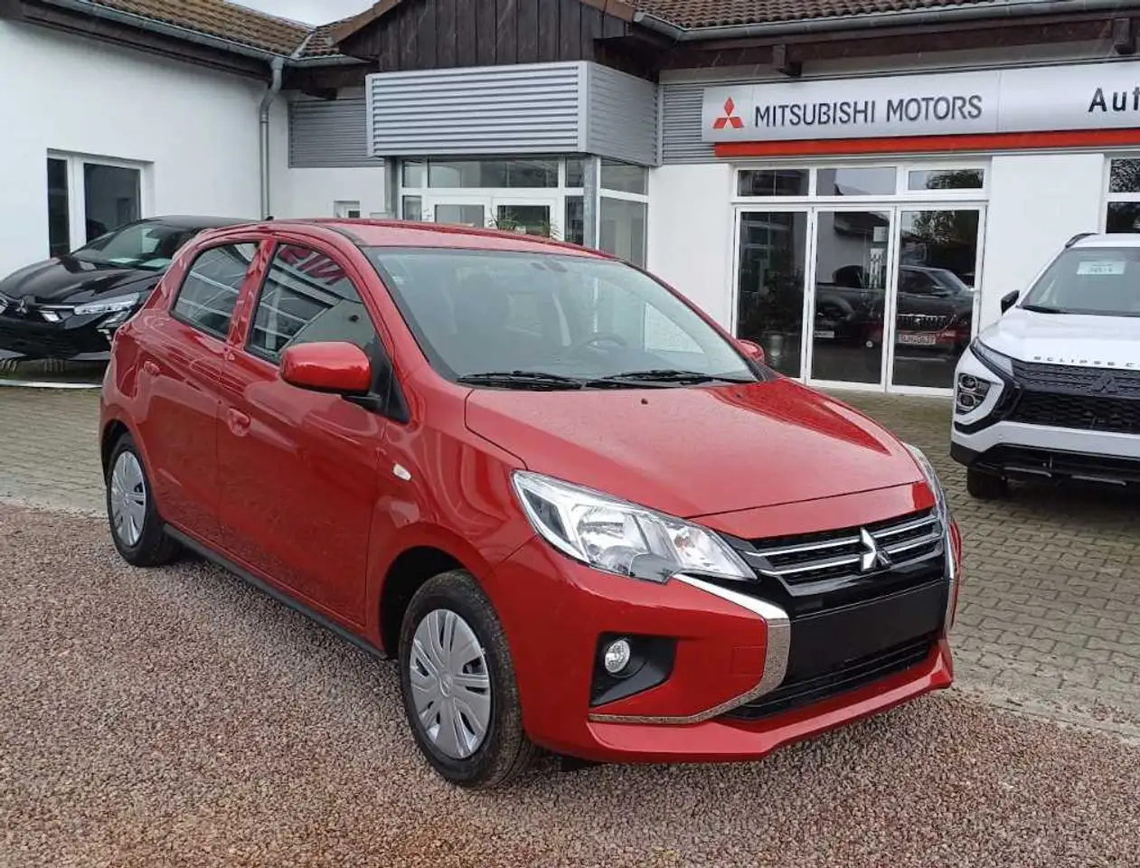 Mitsubishi Space