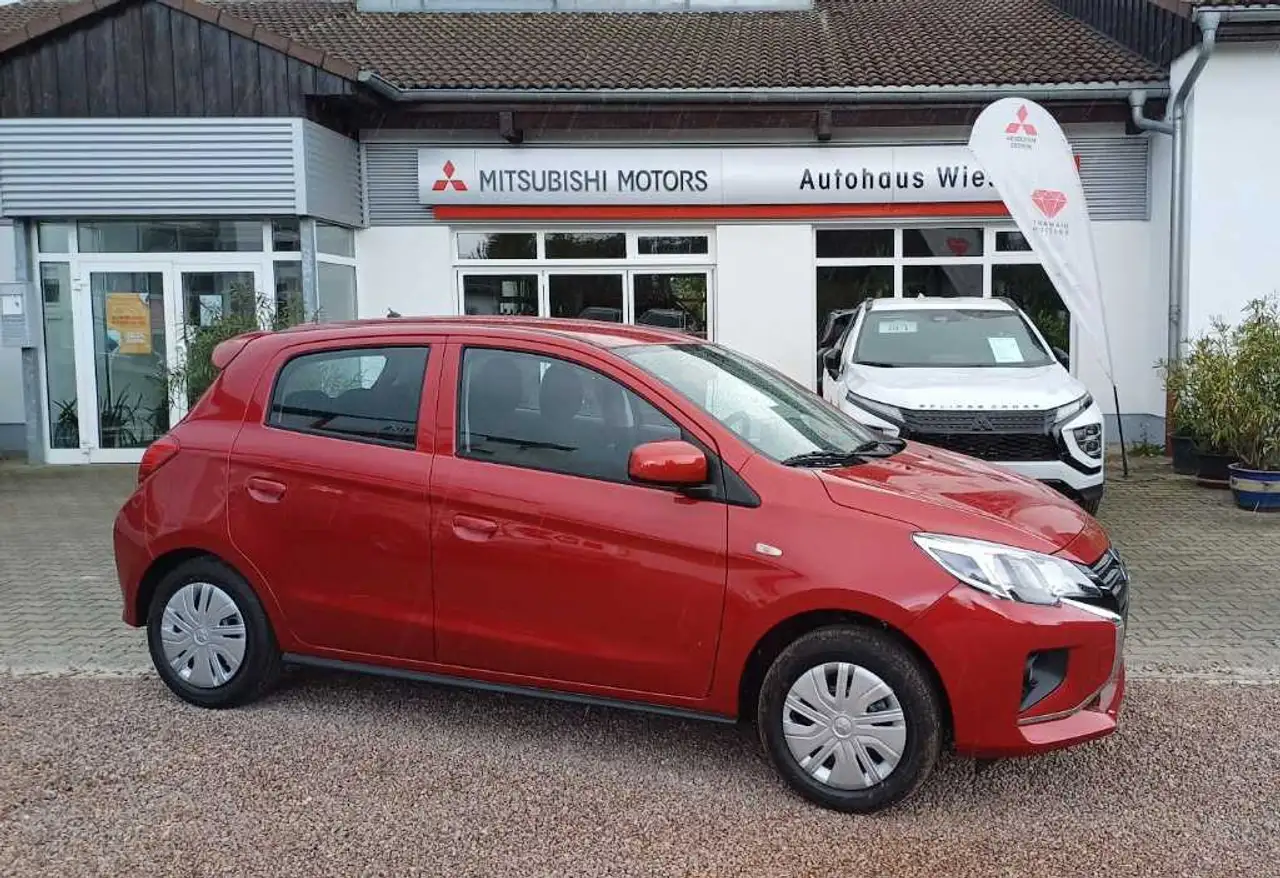 Mitsubishi Space 2