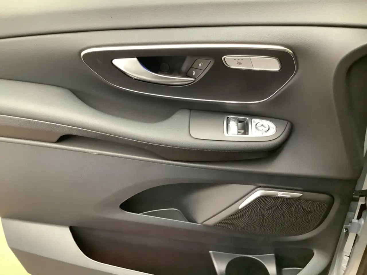 Mercedes-Benz V 300 10