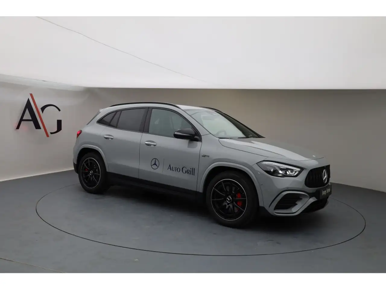 Mercedes-Benz GLA 35 8