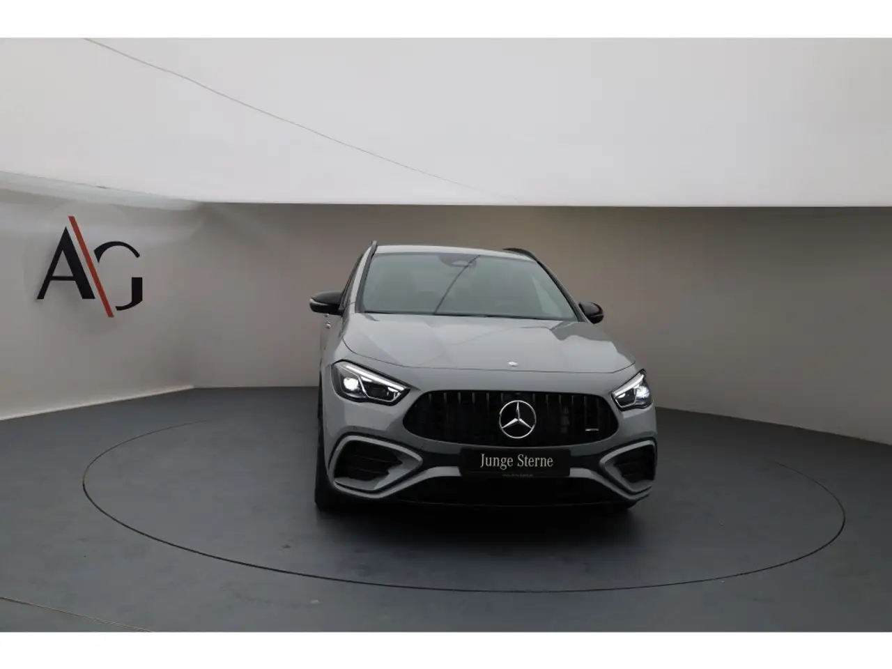 Mercedes-Benz GLA 35 9