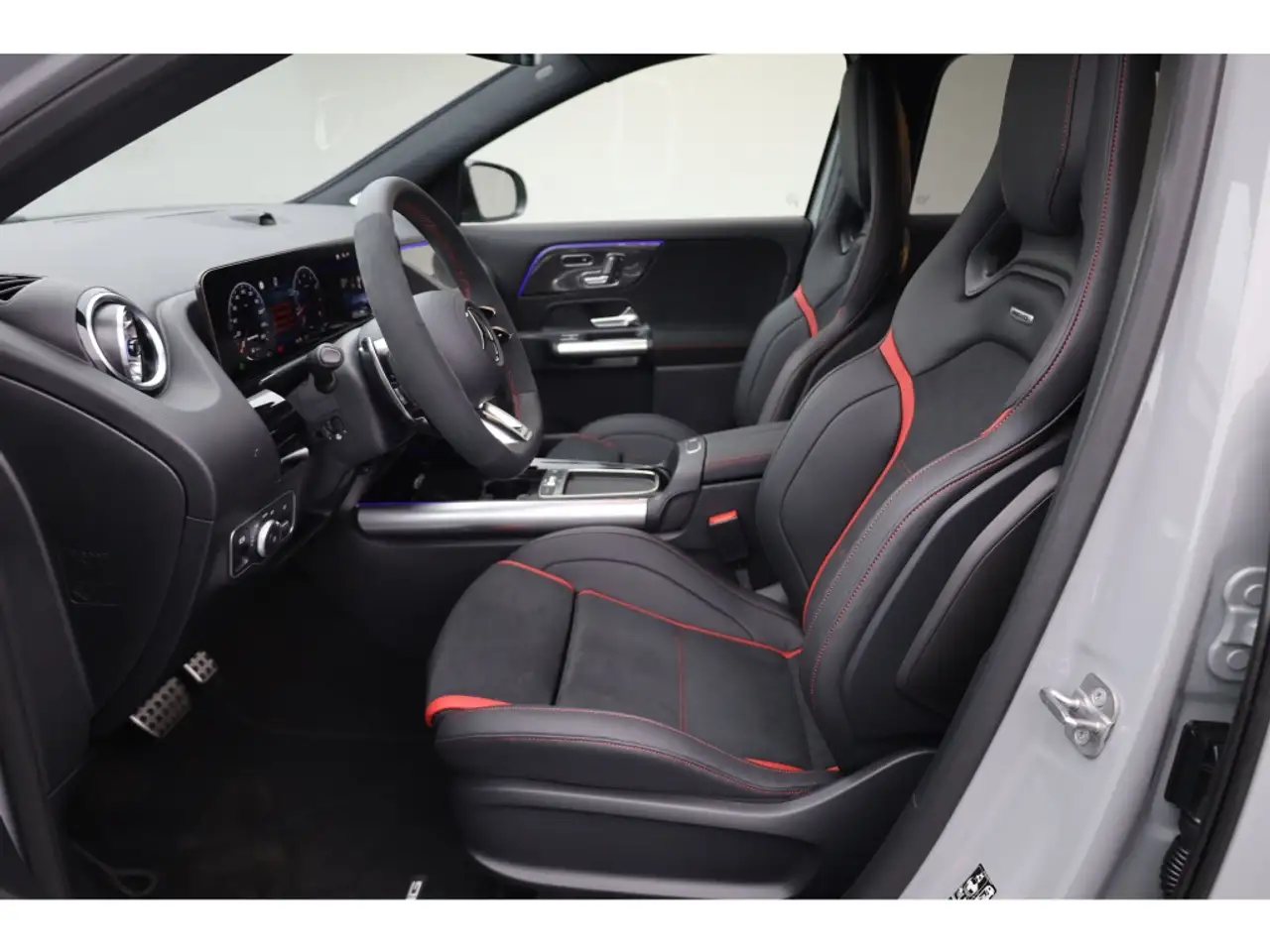 Mercedes-Benz GLA 35 10