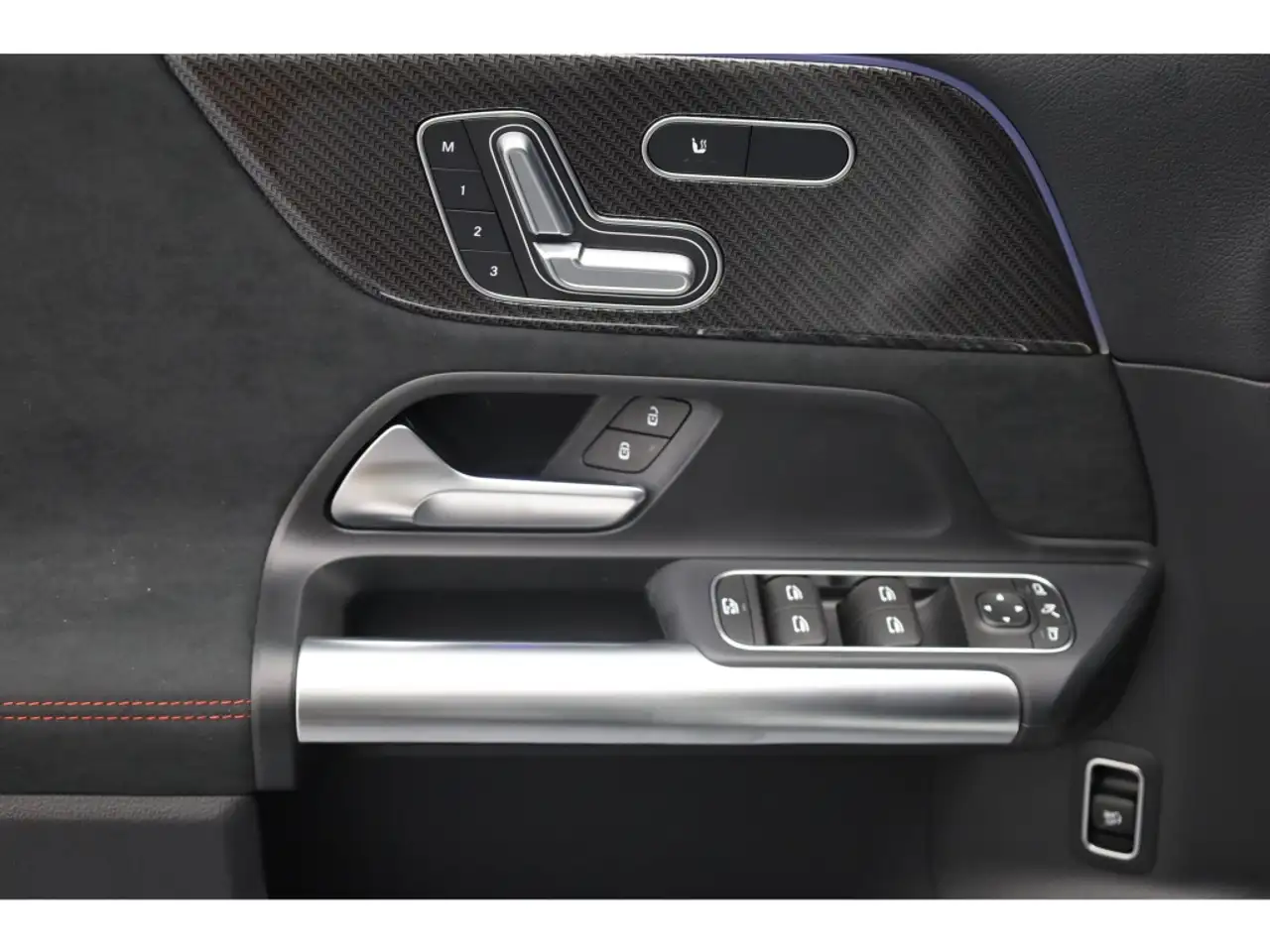 Mercedes-Benz GLA 35 11