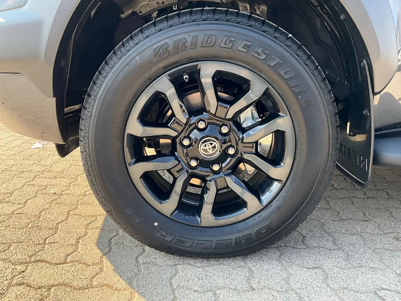 Toyota Hilux 9