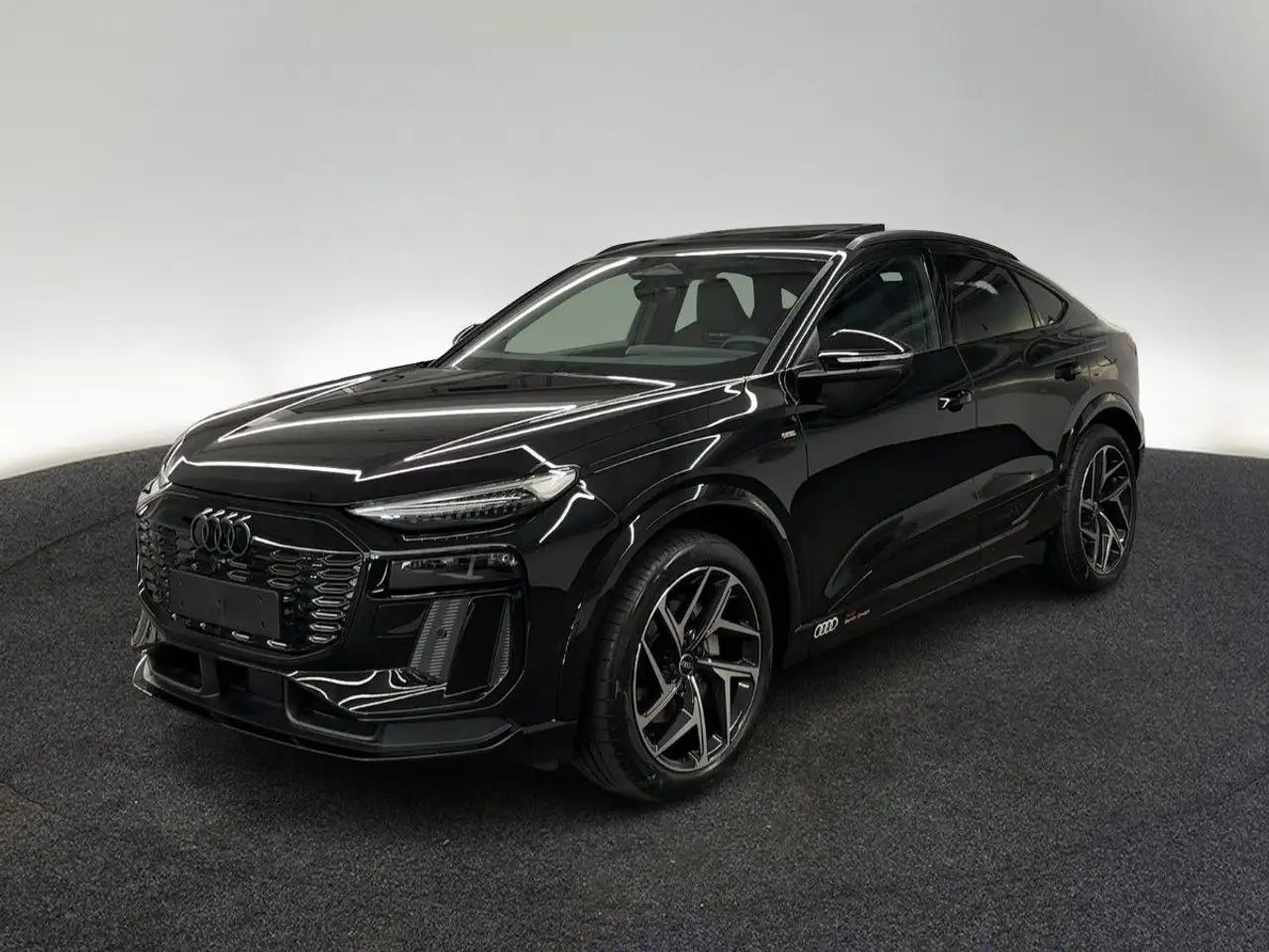 Audi Q6 3
