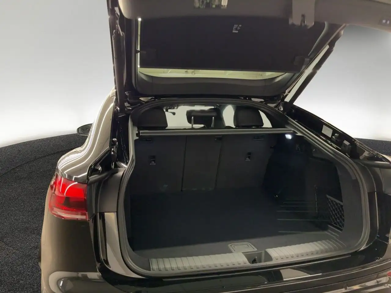 Audi Q6 9