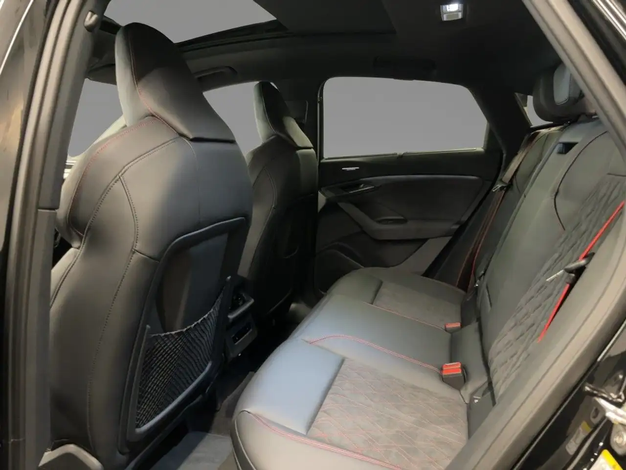 Audi Q6 11