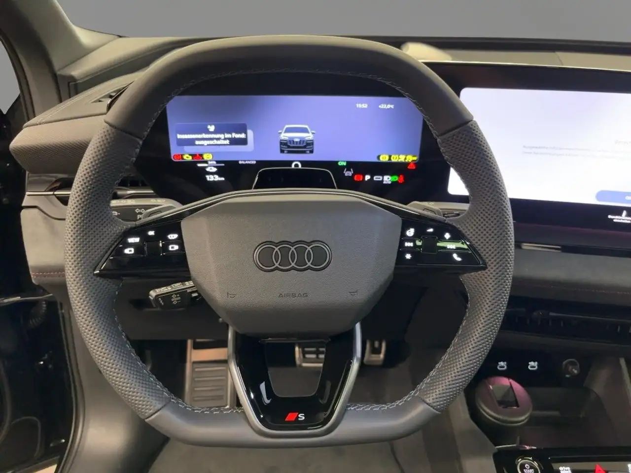 Audi Q6 13