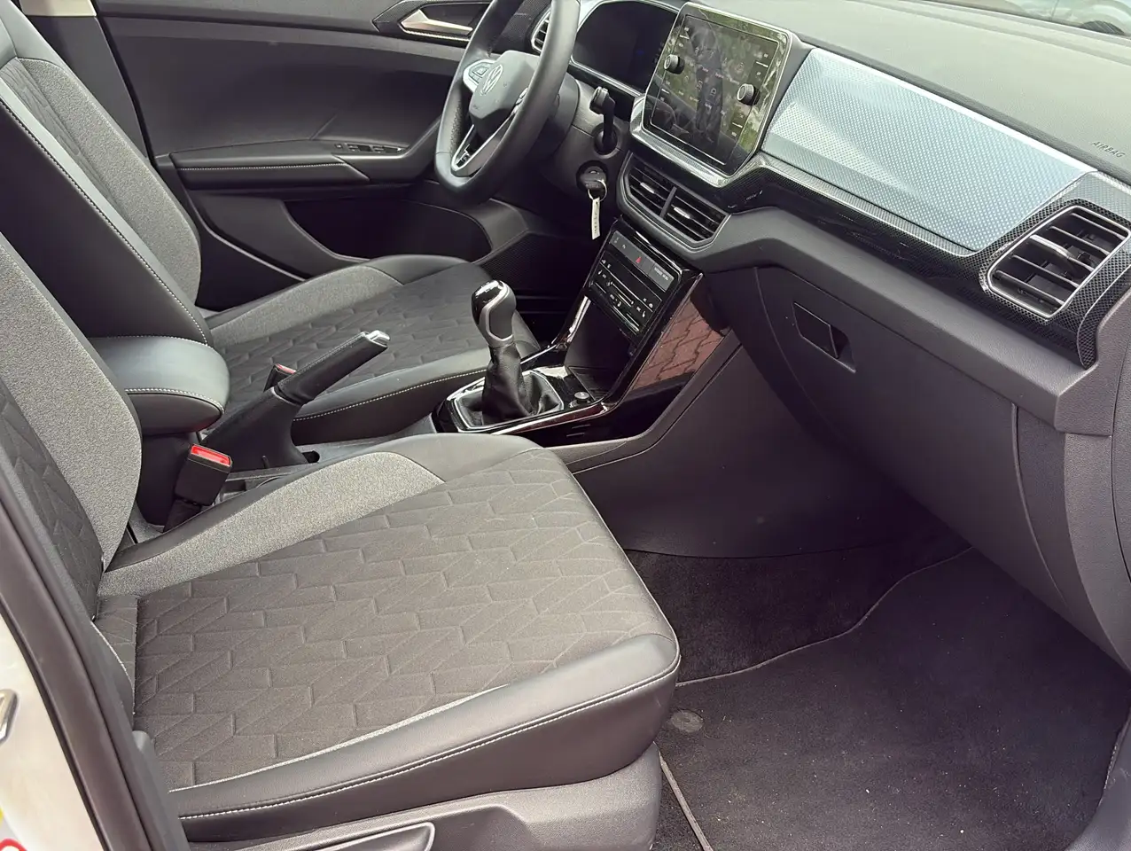 Volkswagen T-Cross 12