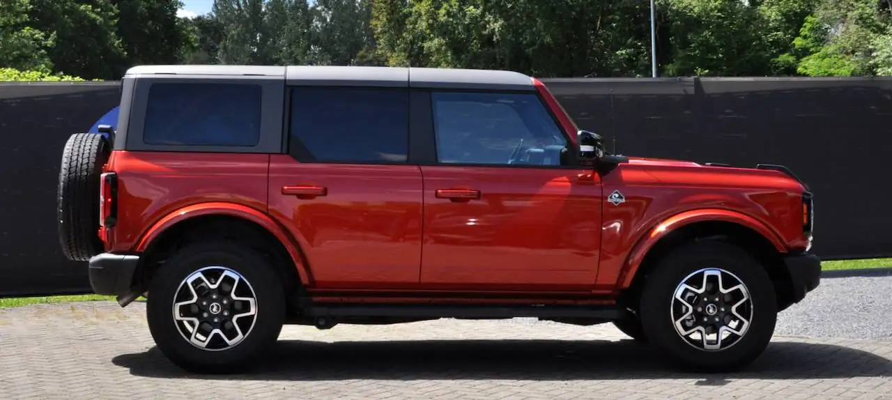 Ford Bronco 2