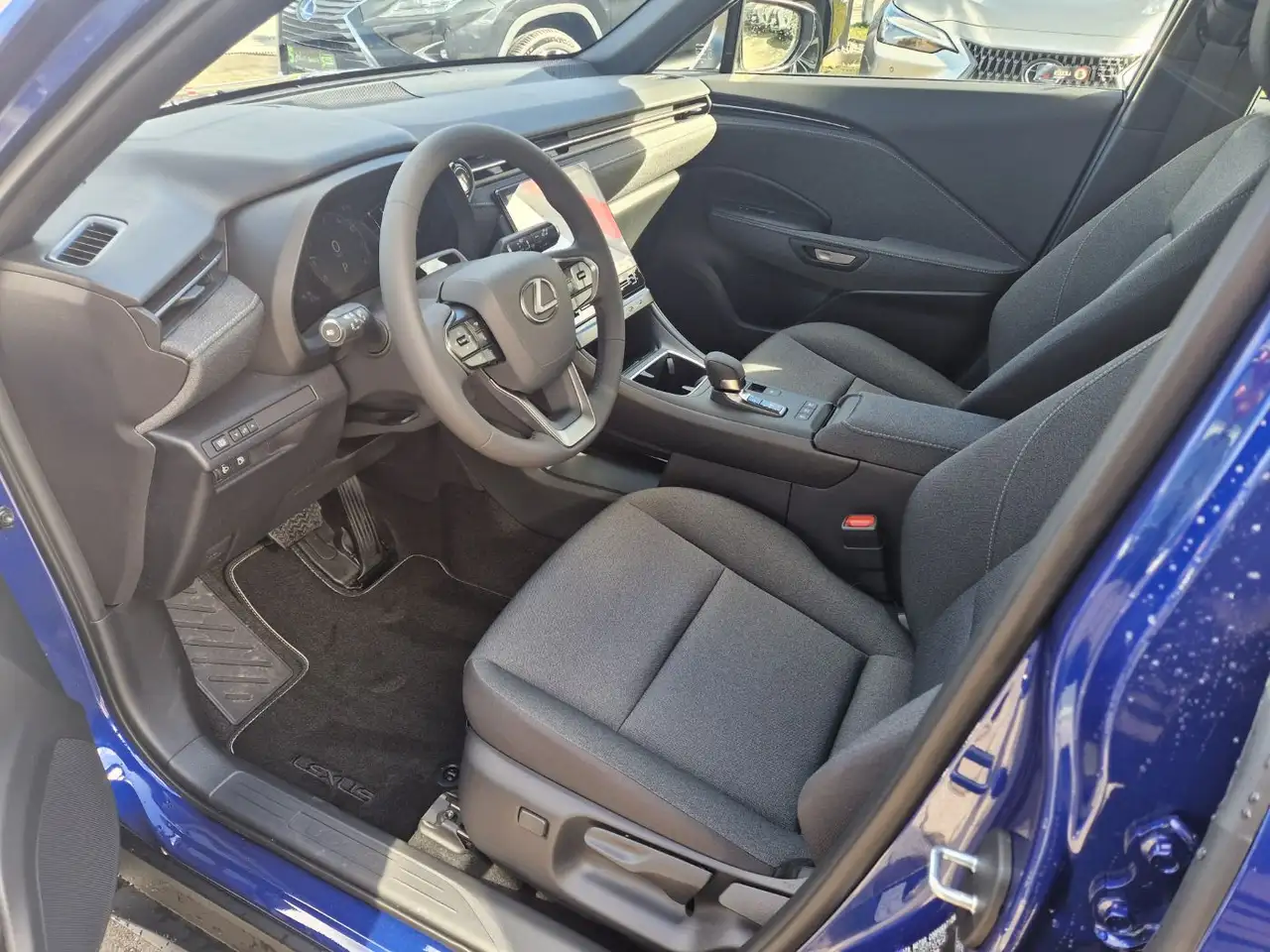 Lexus LBX 6