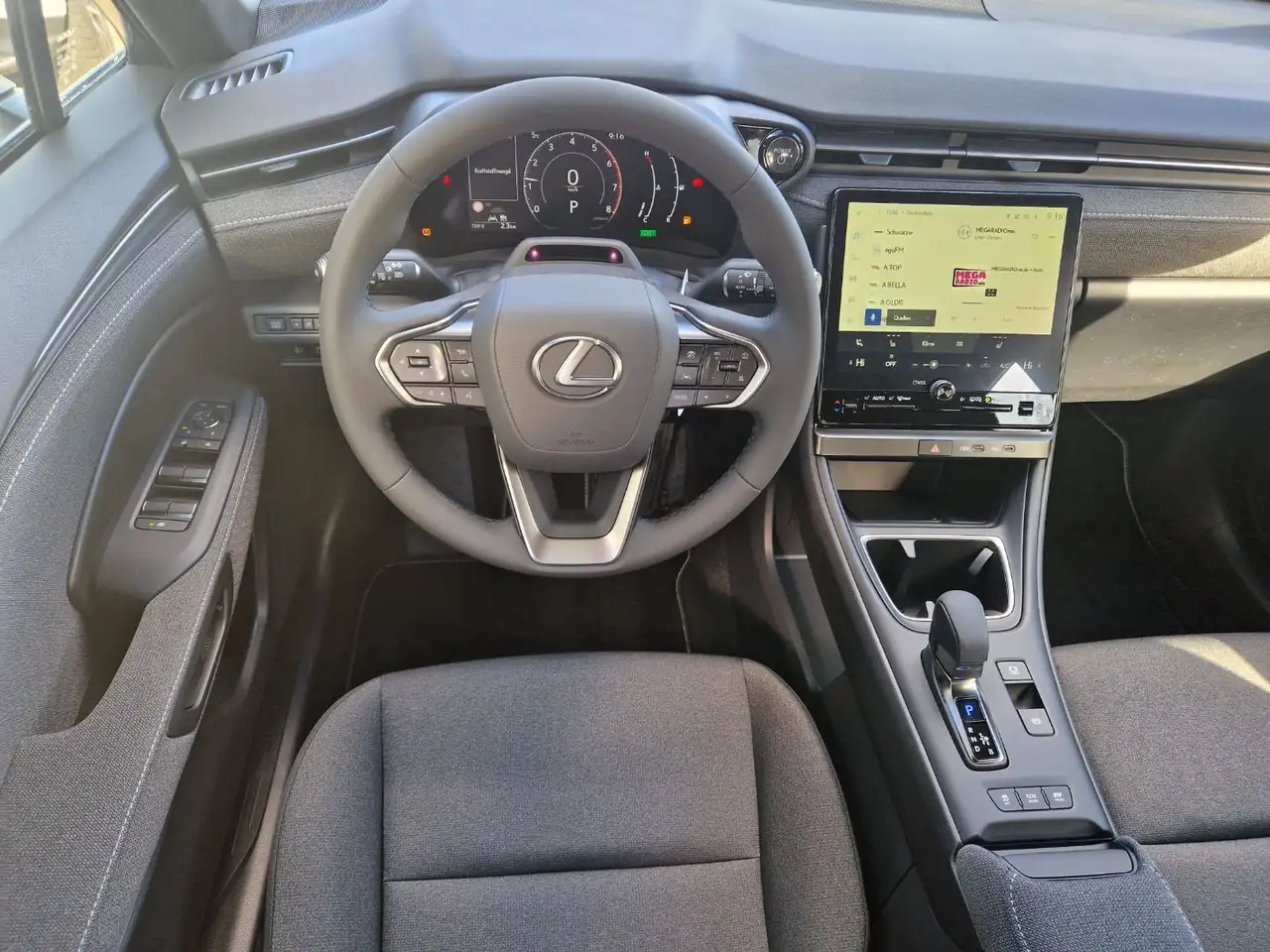 Lexus LBX 7
