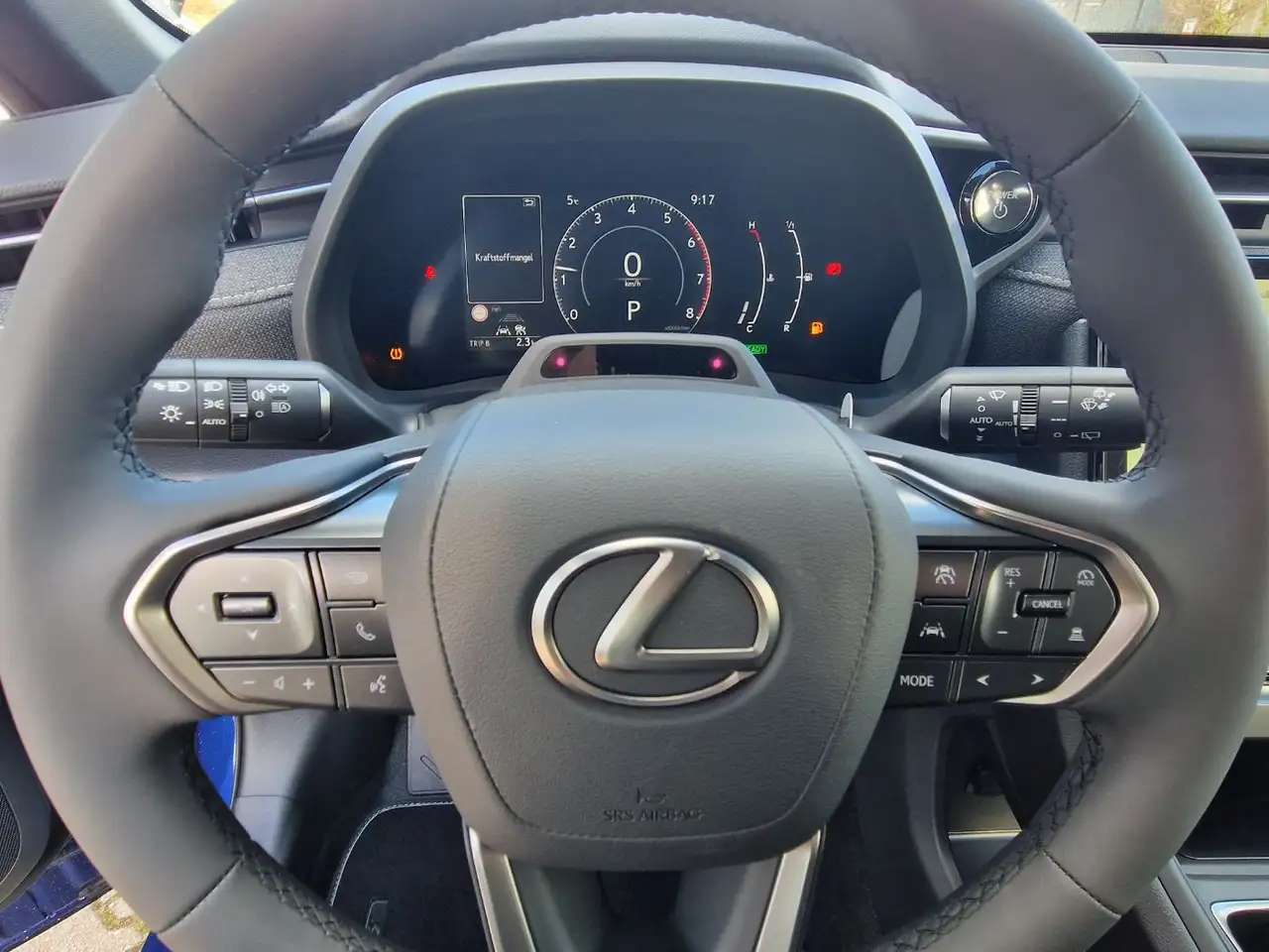 Lexus LBX 11