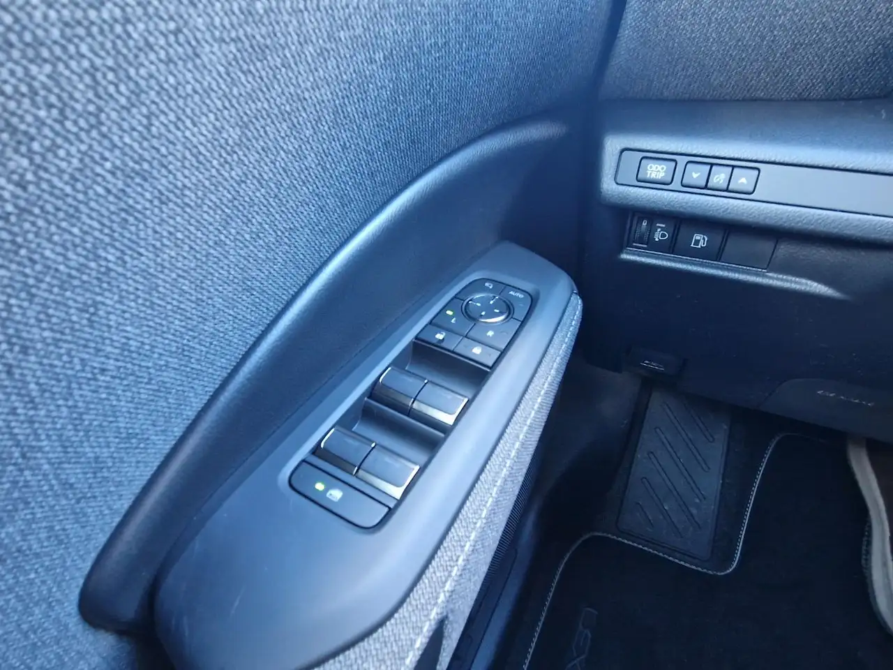 Lexus LBX 14