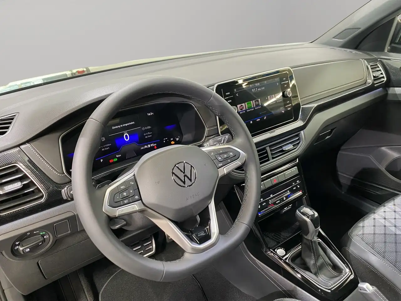 Volkswagen T-Cross 4