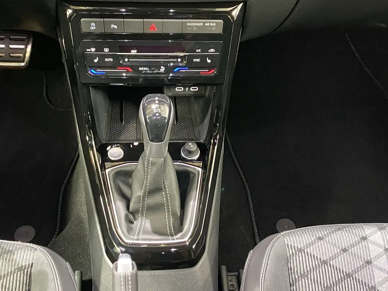 Volkswagen T-Cross 8