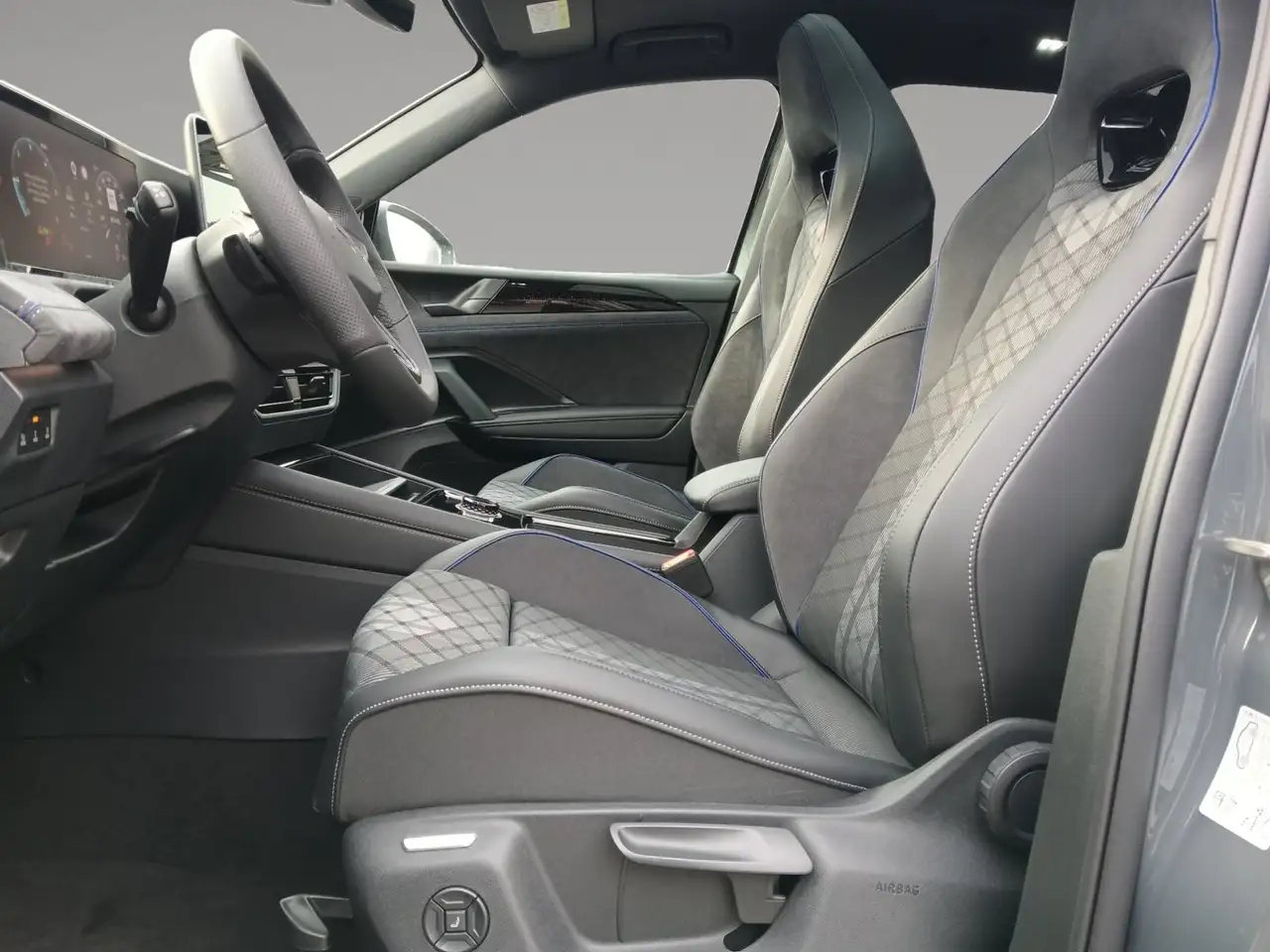 Volkswagen Tiguan 9