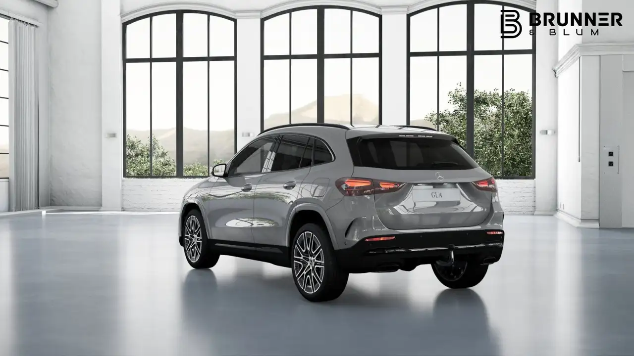 Mercedes-Benz GLA 200 4