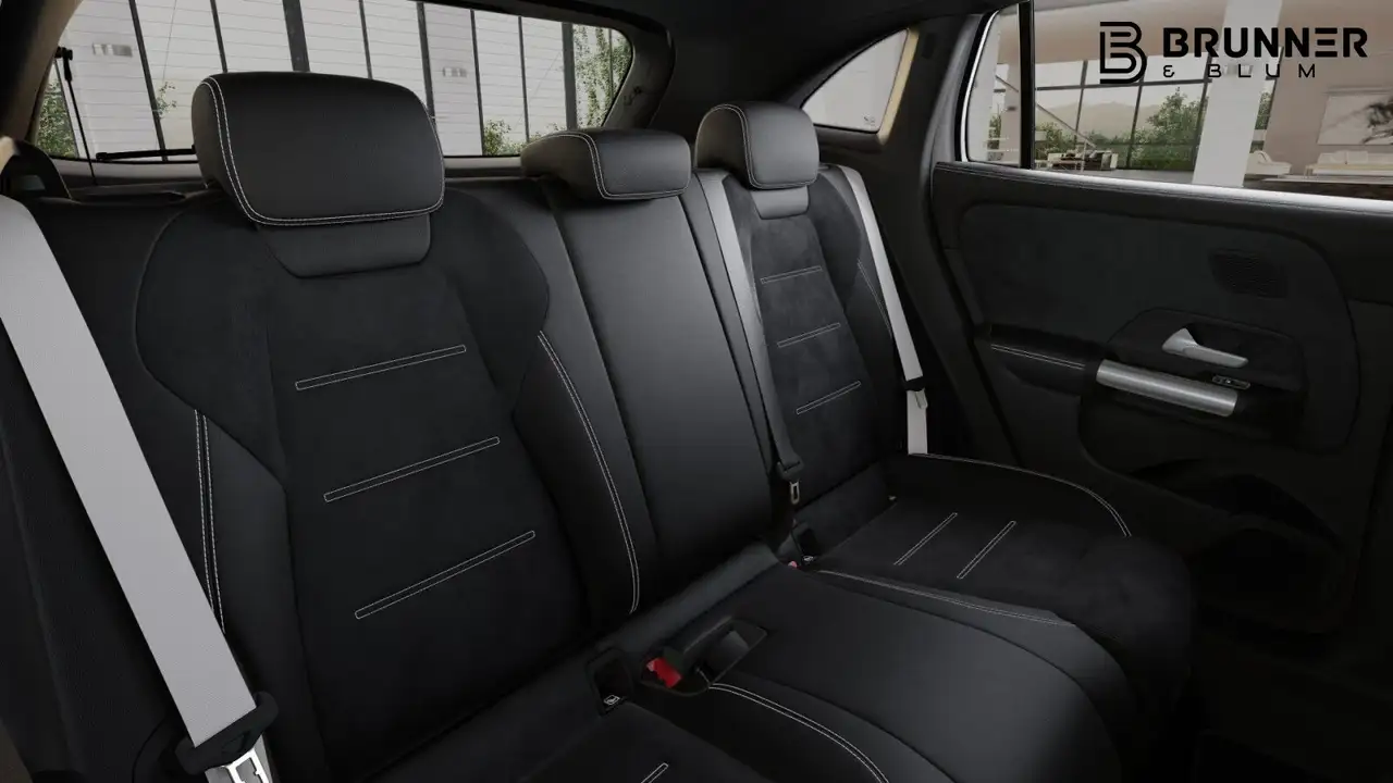 Mercedes-Benz GLA 200 8