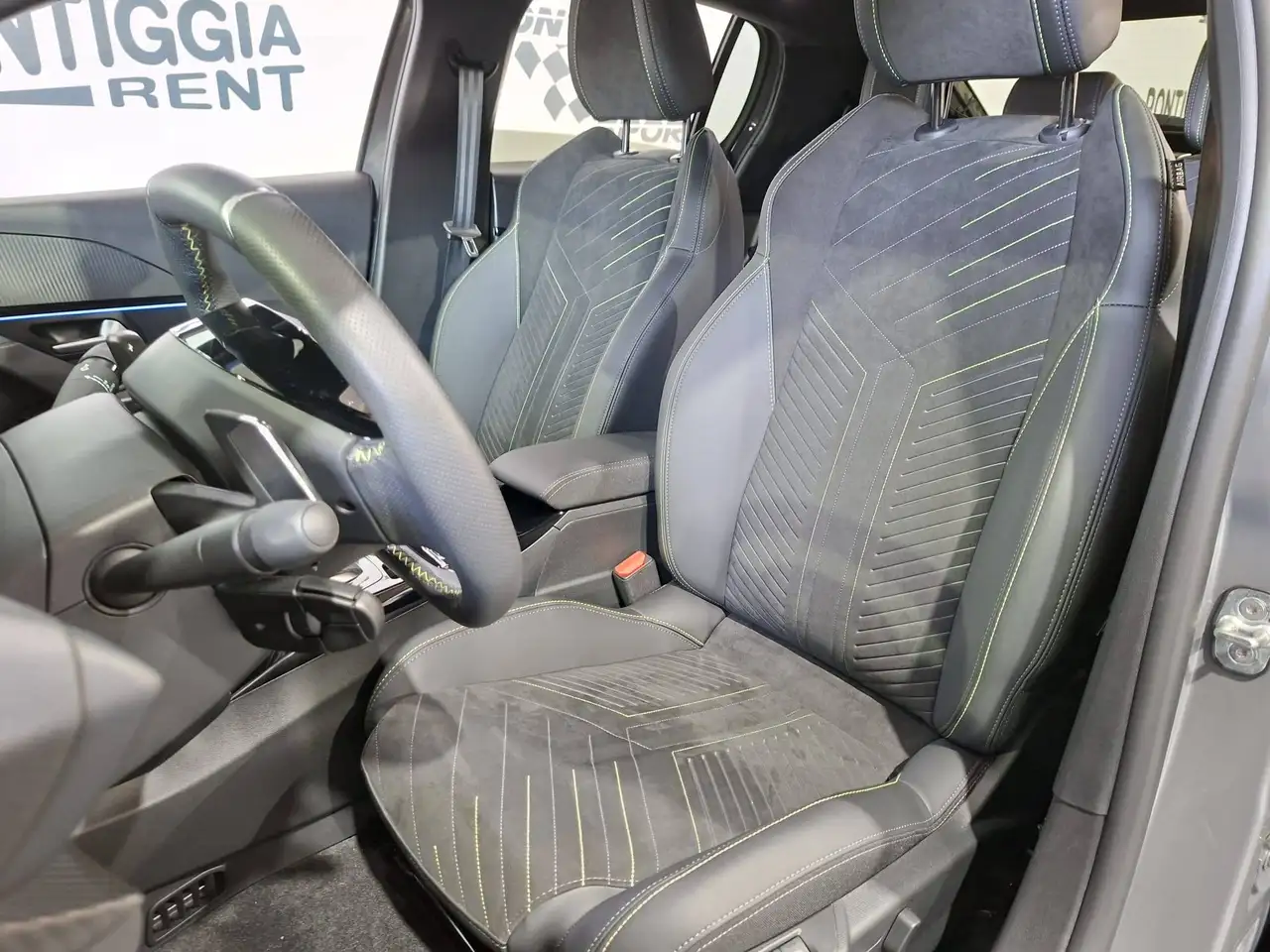 Peugeot 208 10