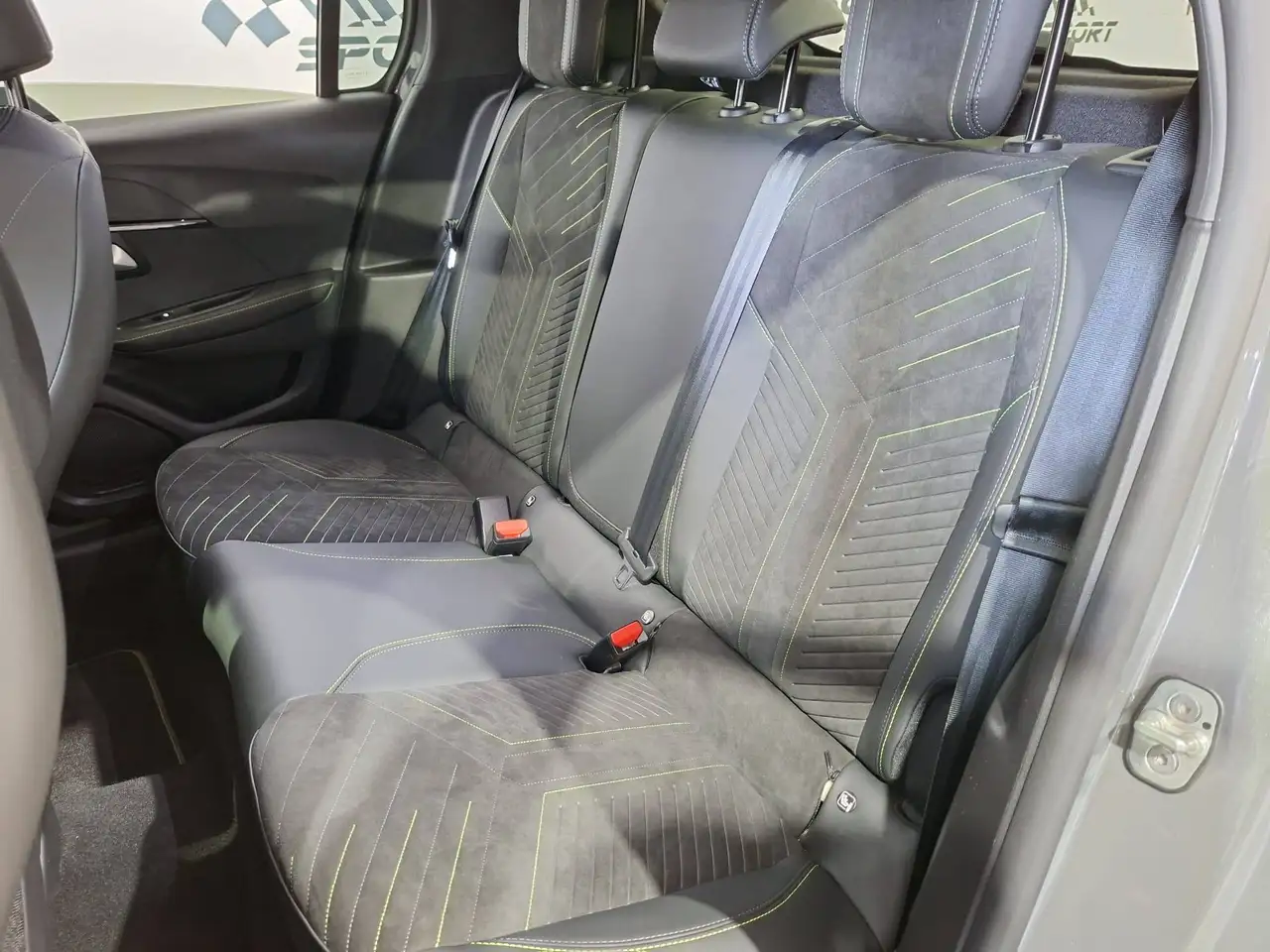 Peugeot 208 11