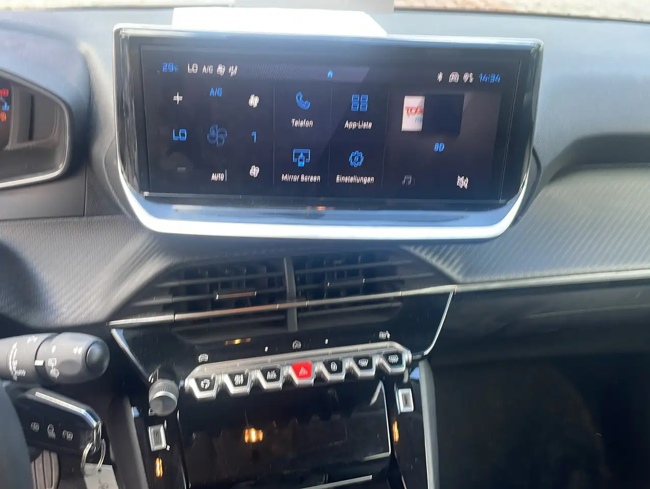 Peugeot 208 8