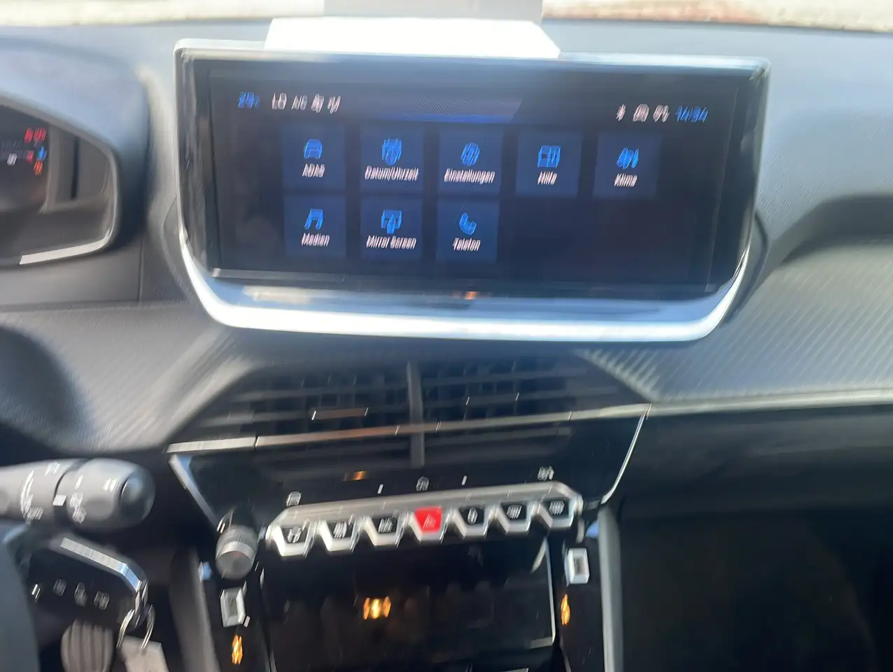 Peugeot 208 10