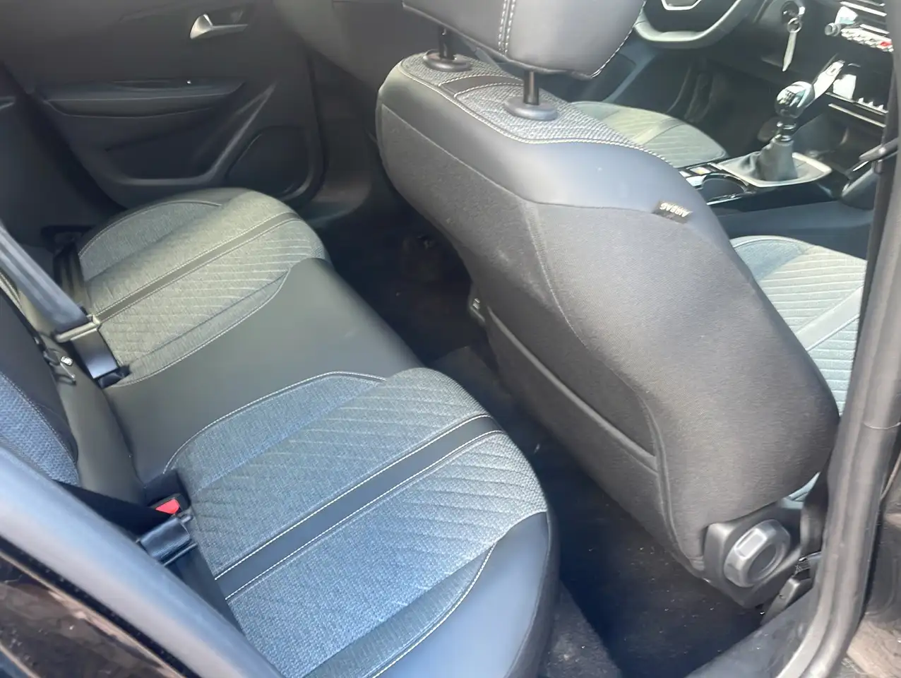 Peugeot 208 12