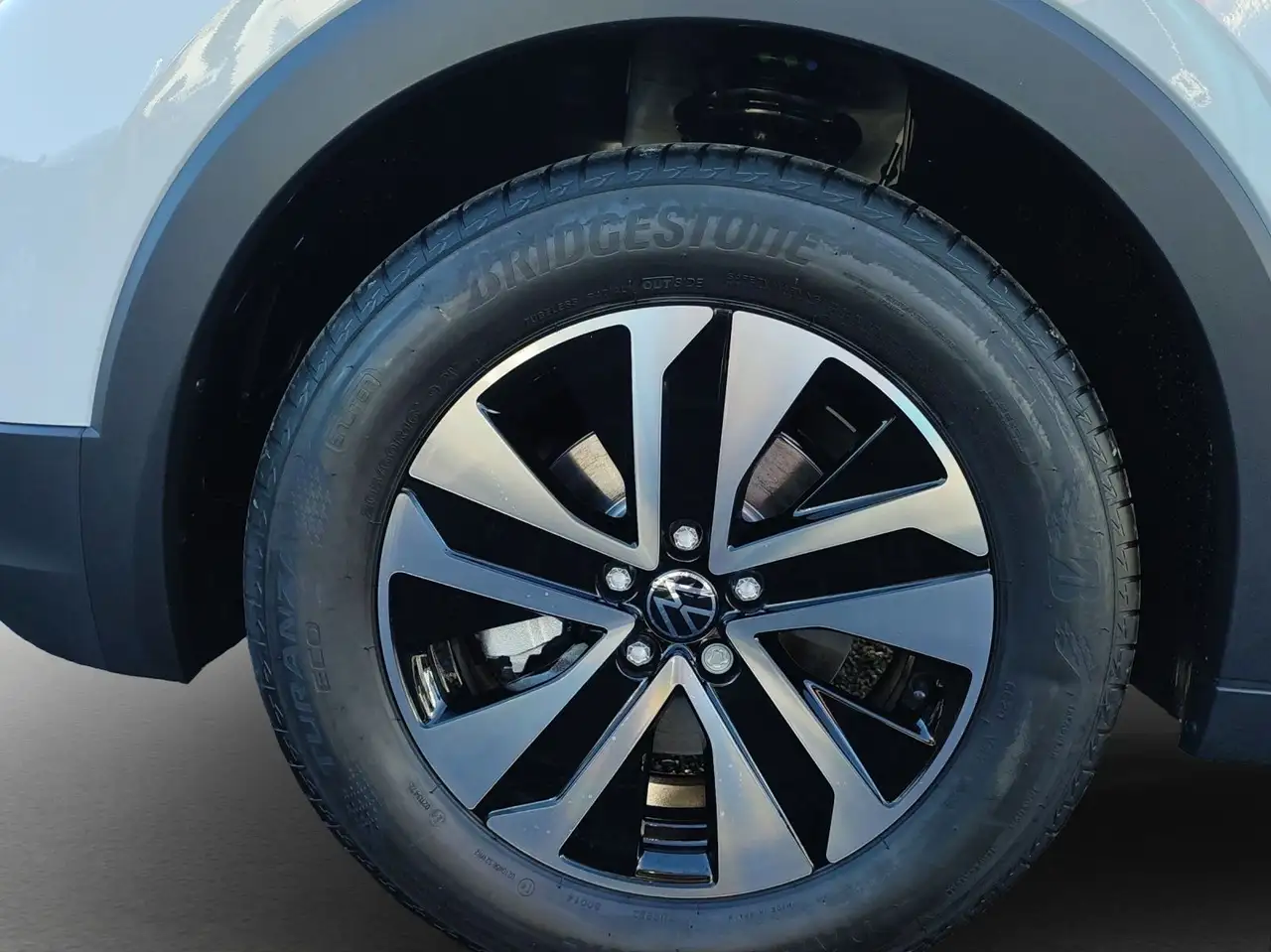 Volkswagen T-Cross 13