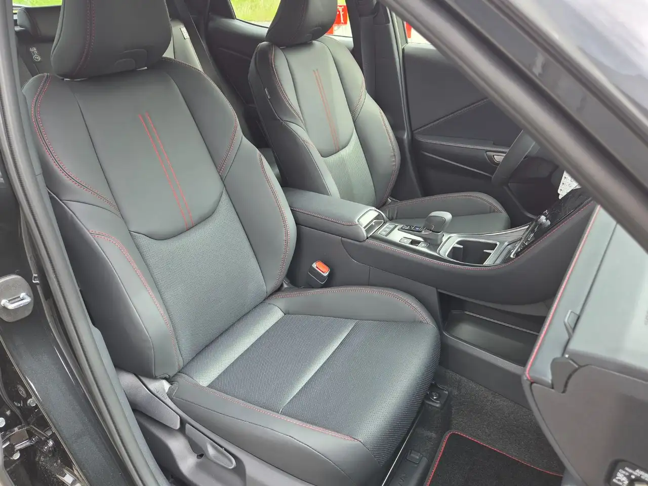Lexus LBX 11