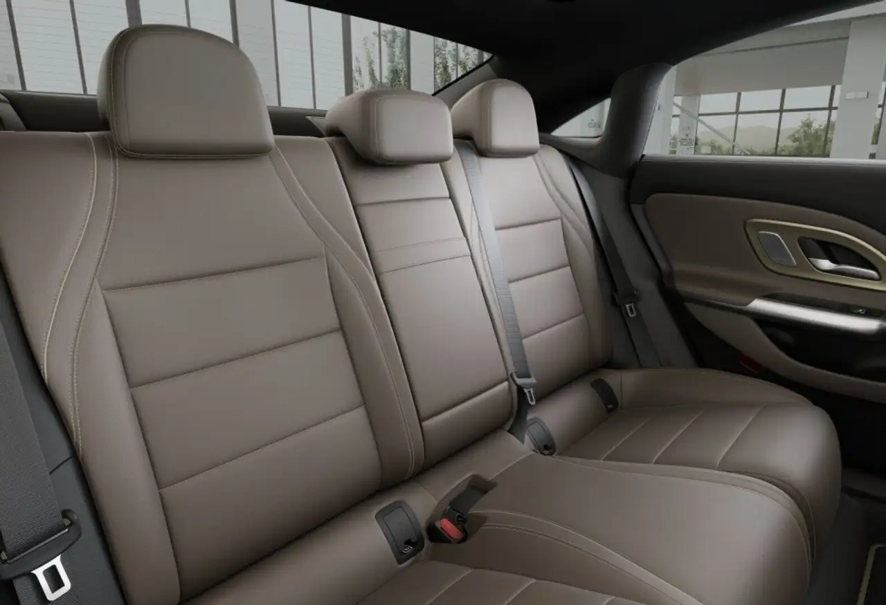 Mercedes-Benz CLA 350 10