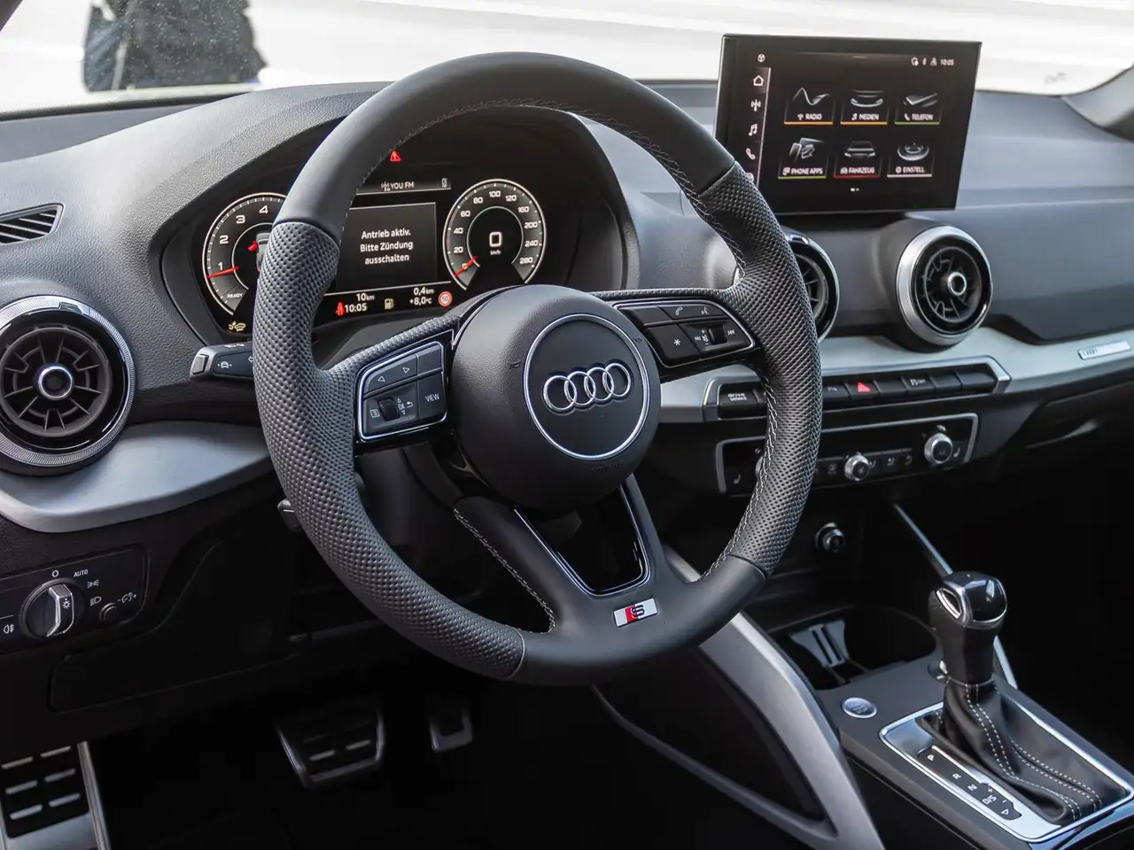 Audi Q2 11