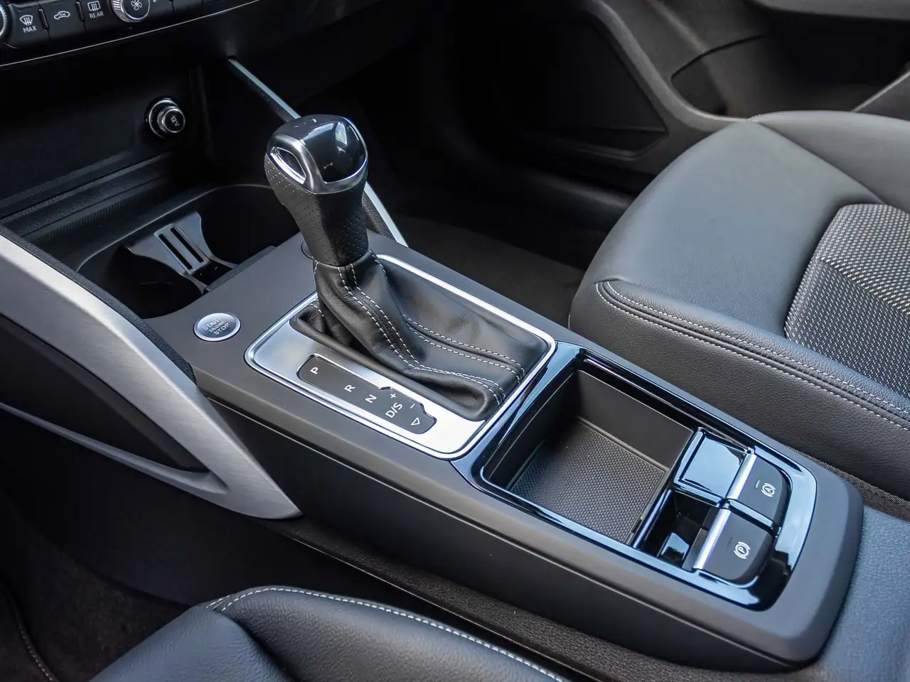 Audi Q2 13