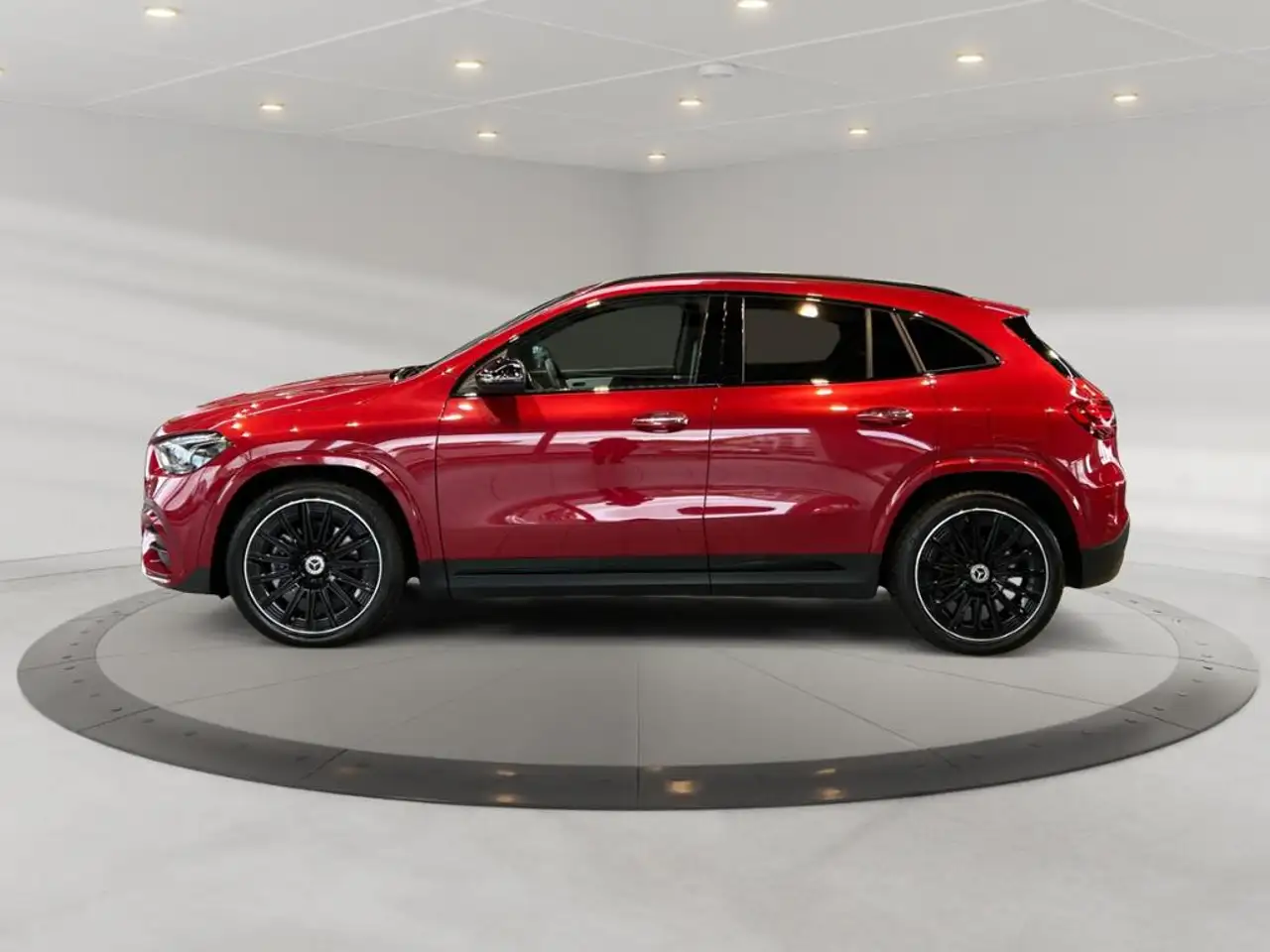 Mercedes-Benz GLA 200 4